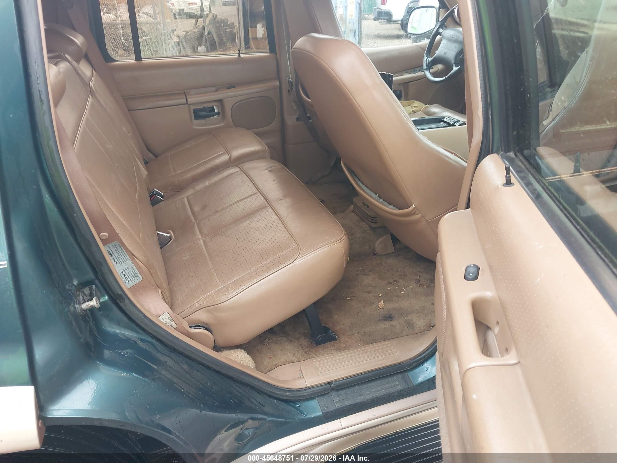 1996 Ford Explorer   Green vin: 1FMDU34X3TUD45885
