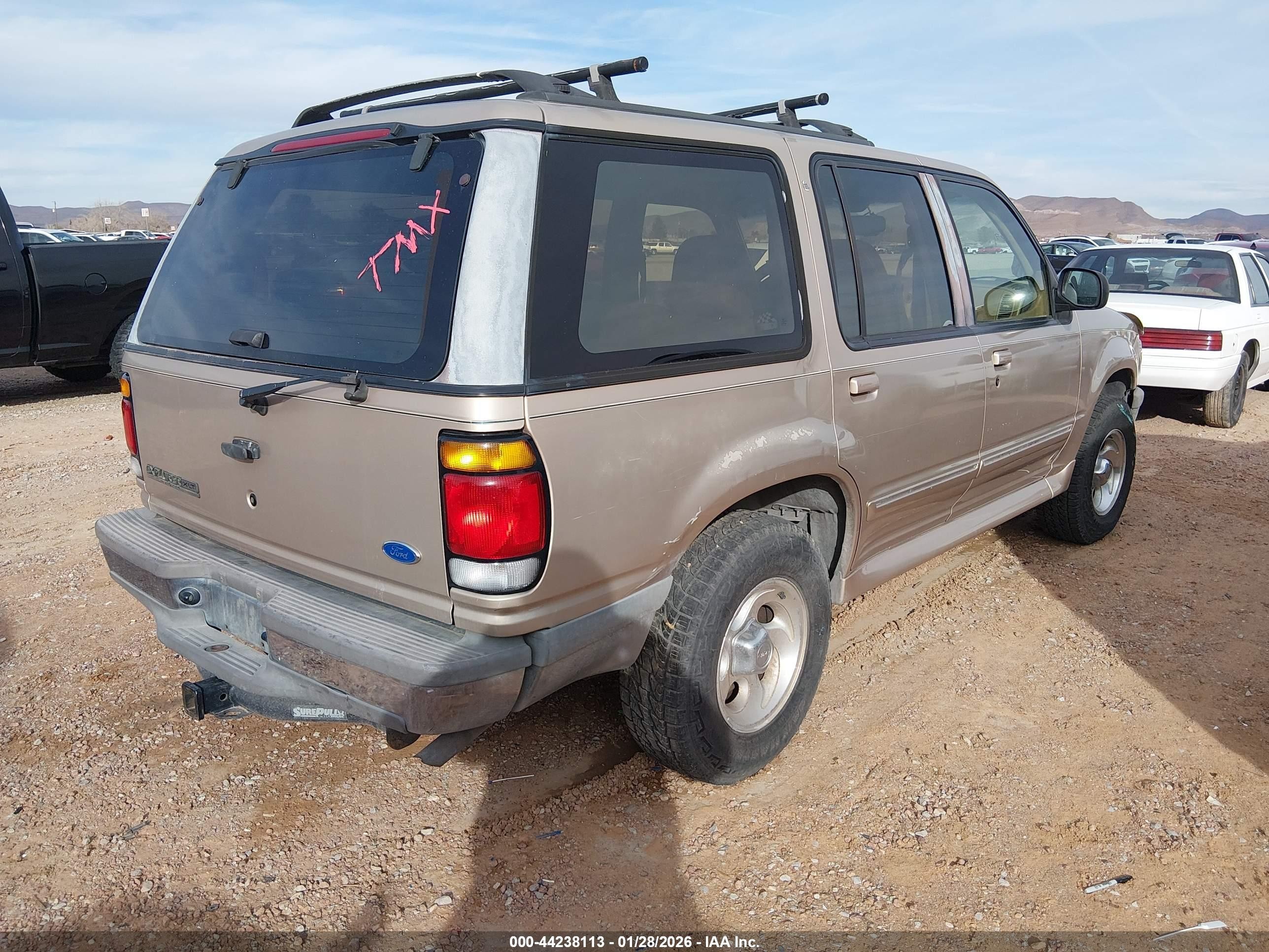 1996 Ford Explorer   Бежевый vin: 1FMDU34X3TZA32919