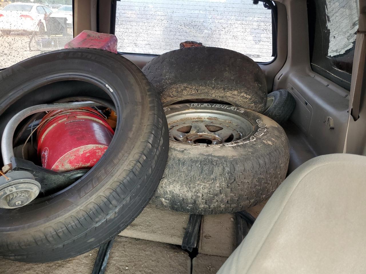 1991 Ford Explorer    Зеленый vin: 1FMDU34X4MUD75057
