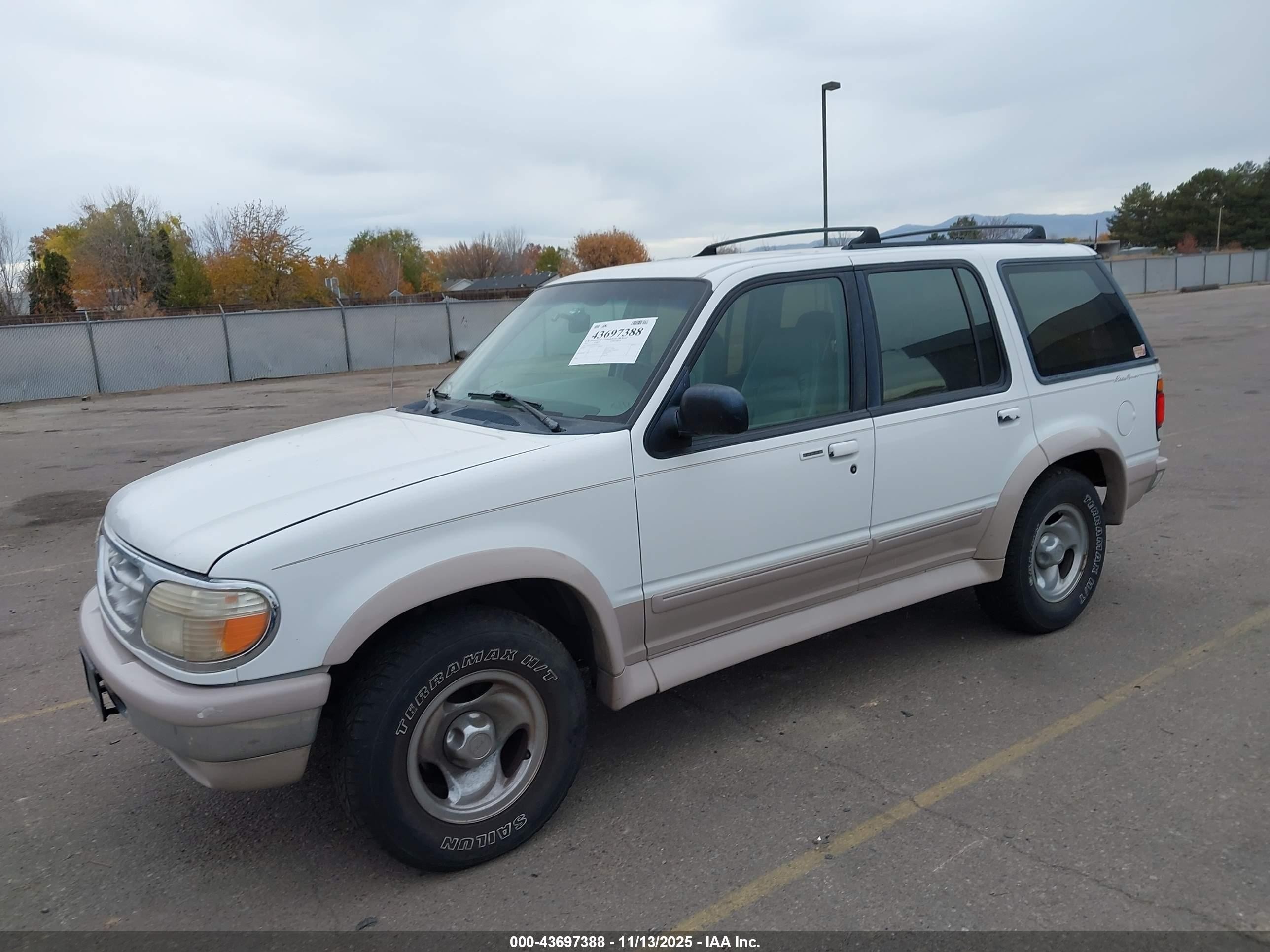 1995 Ford Explorer   White vin: 1FMDU34X4SZB17251