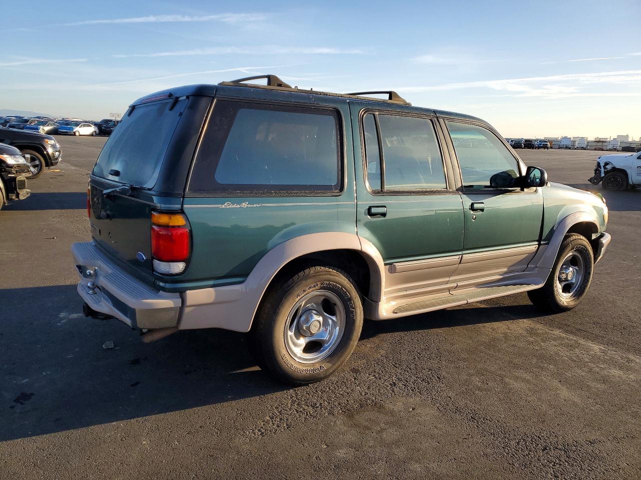 1995 Ford Explorer Green vin: 1FMDU34X4SZB93374