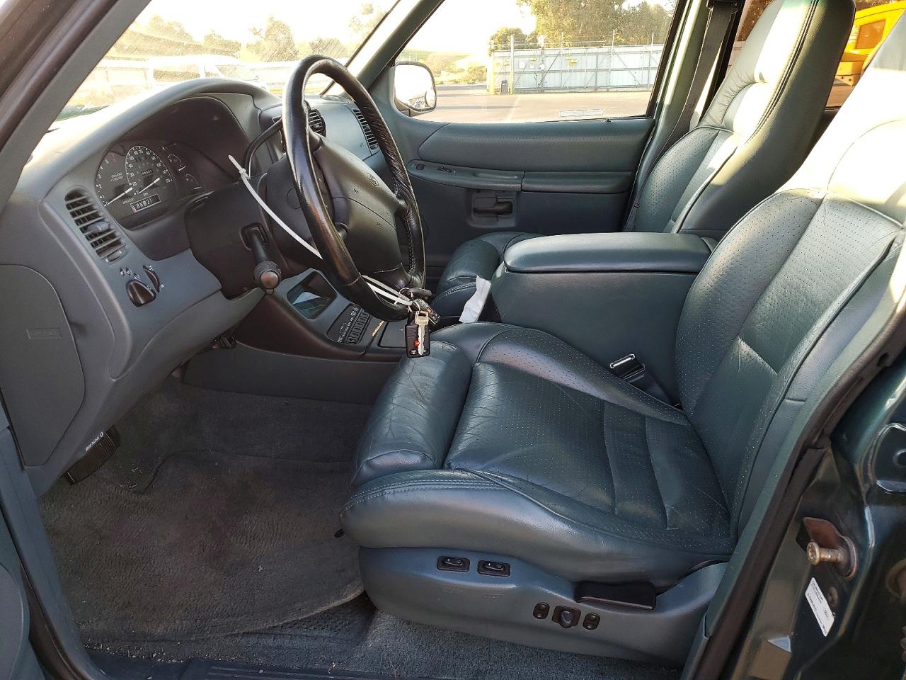 1995 Ford Explorer Green vin: 1FMDU34X4SZB93374