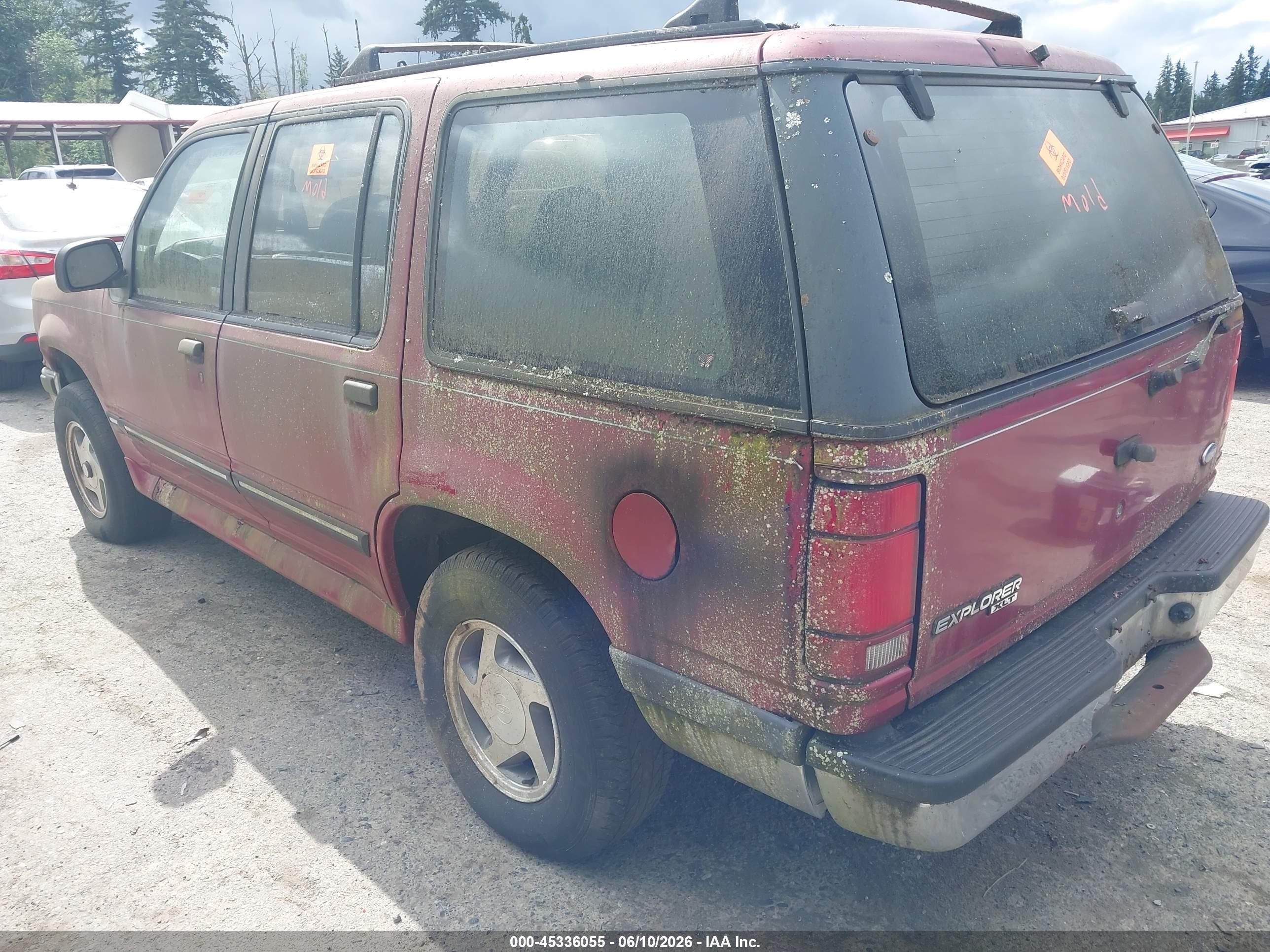 1994 Ford Explorer   Red vin: 1FMDU34X5RUA87555
