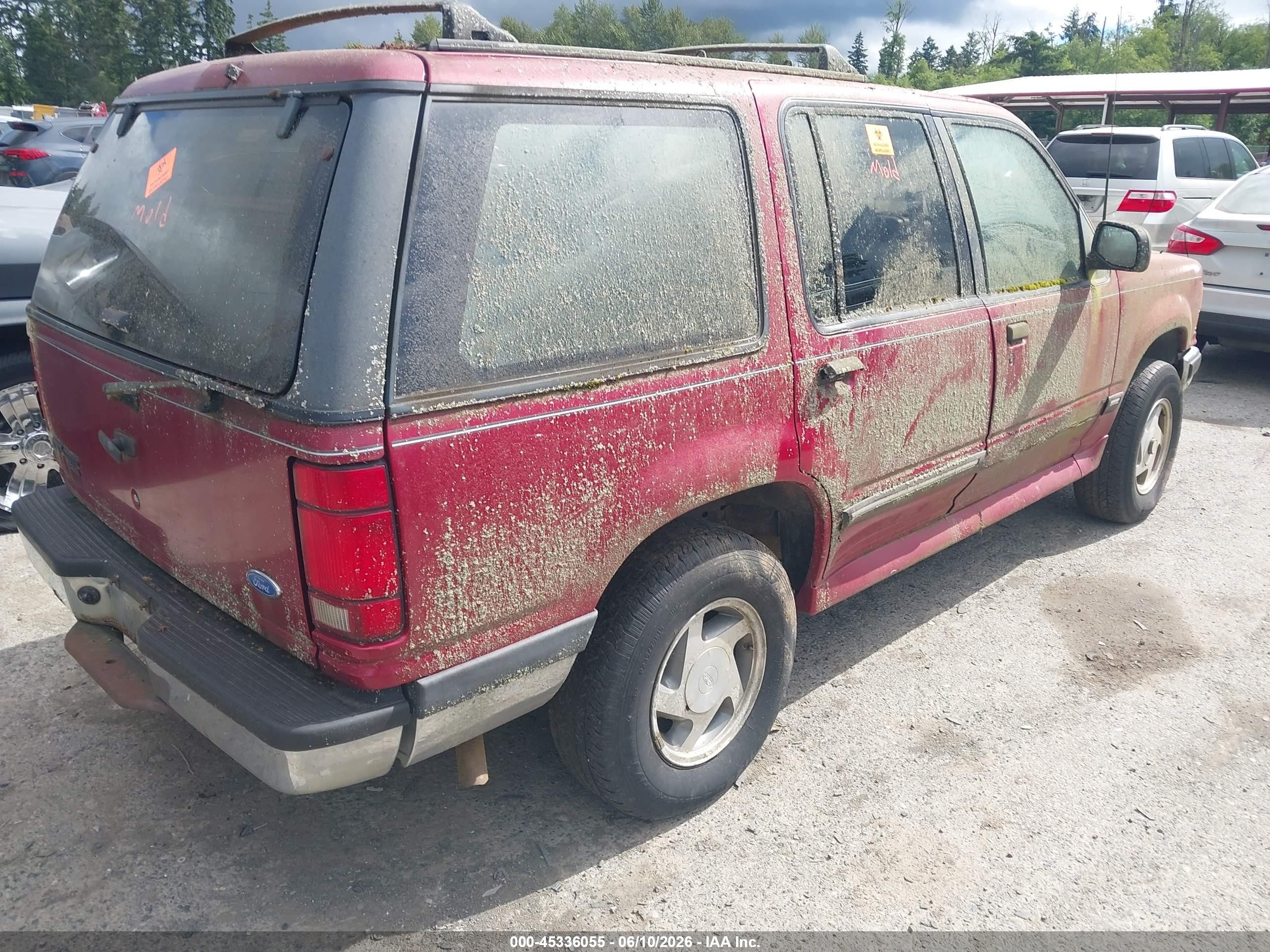 1994 Ford Explorer   Red vin: 1FMDU34X5RUA87555