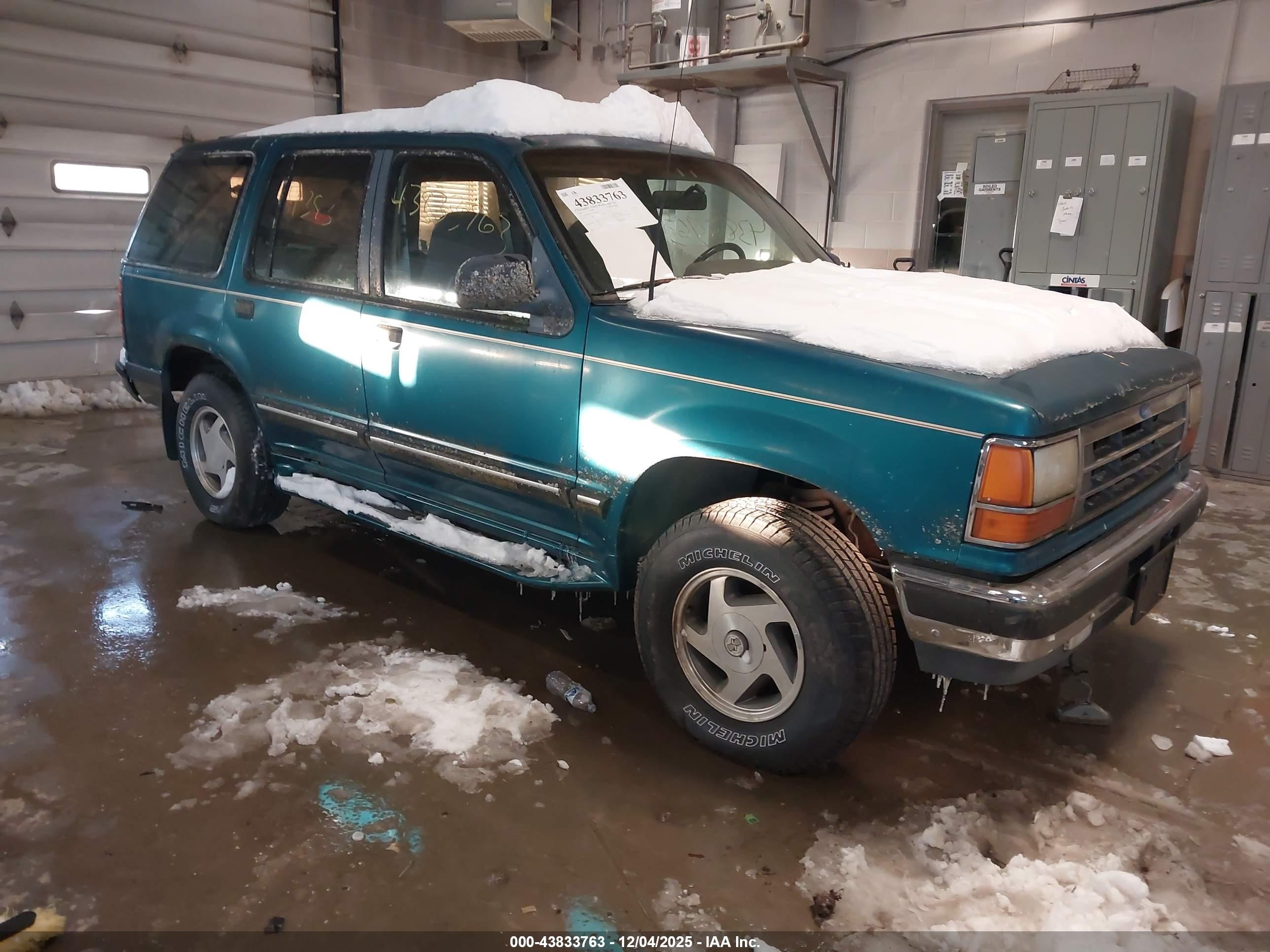 1994 Ford Explorer   Green vin: 1FMDU34X5RUB05567