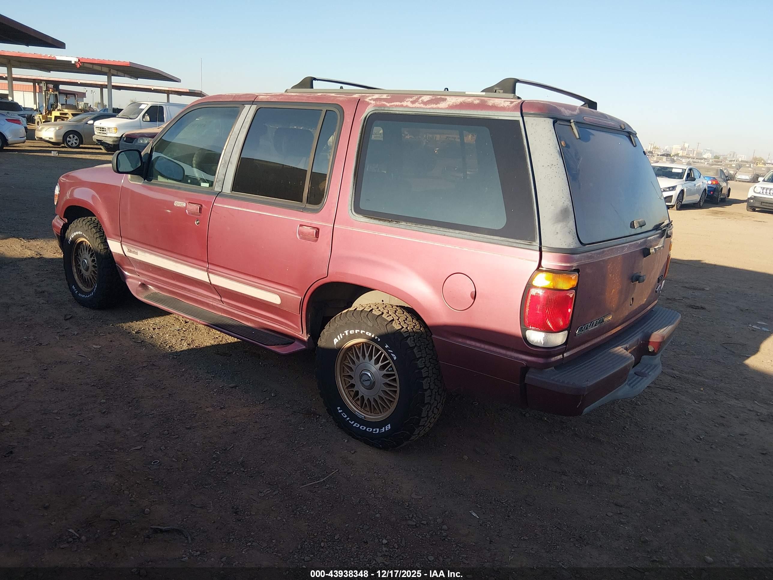 1995 Ford Explorer   Red vin: 1FMDU34X5SUA25630
