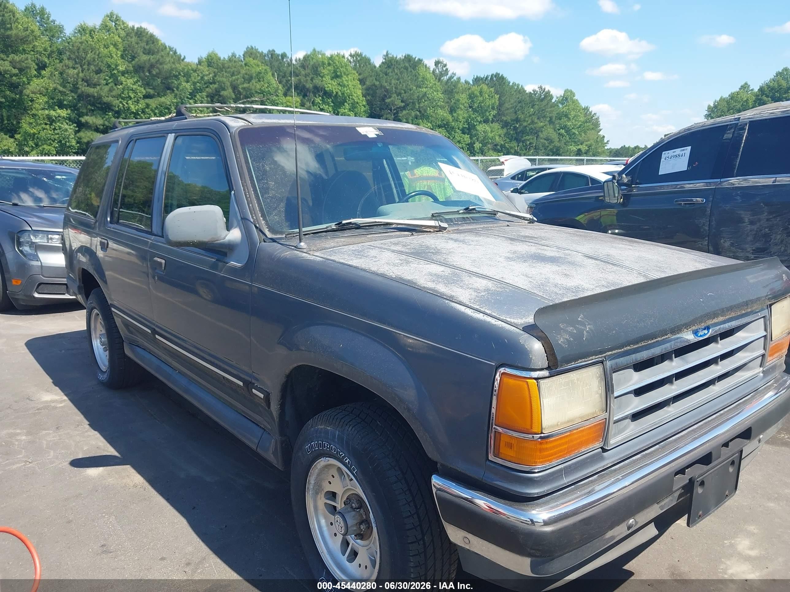 1993 Ford Explorer   Gray vin: 1FMDU34X6PUA93006