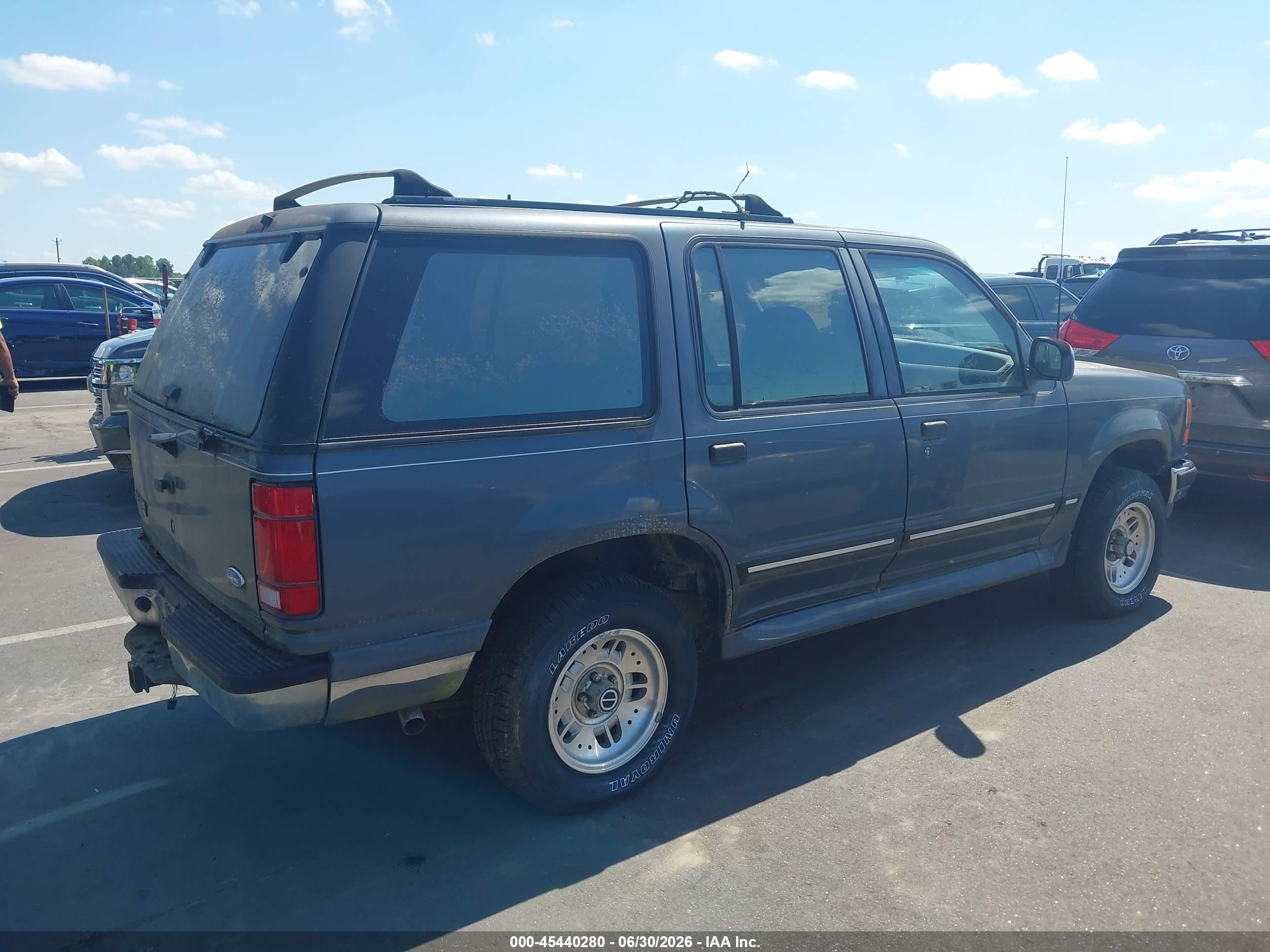 1993 Ford Explorer   Gray vin: 1FMDU34X6PUA93006