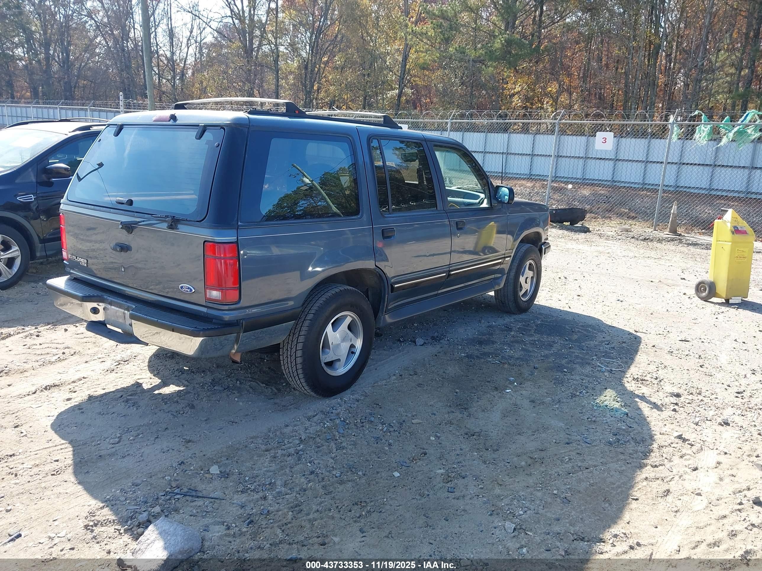 1994 Ford Explorer   Gray vin: 1FMDU34X6RUB10986