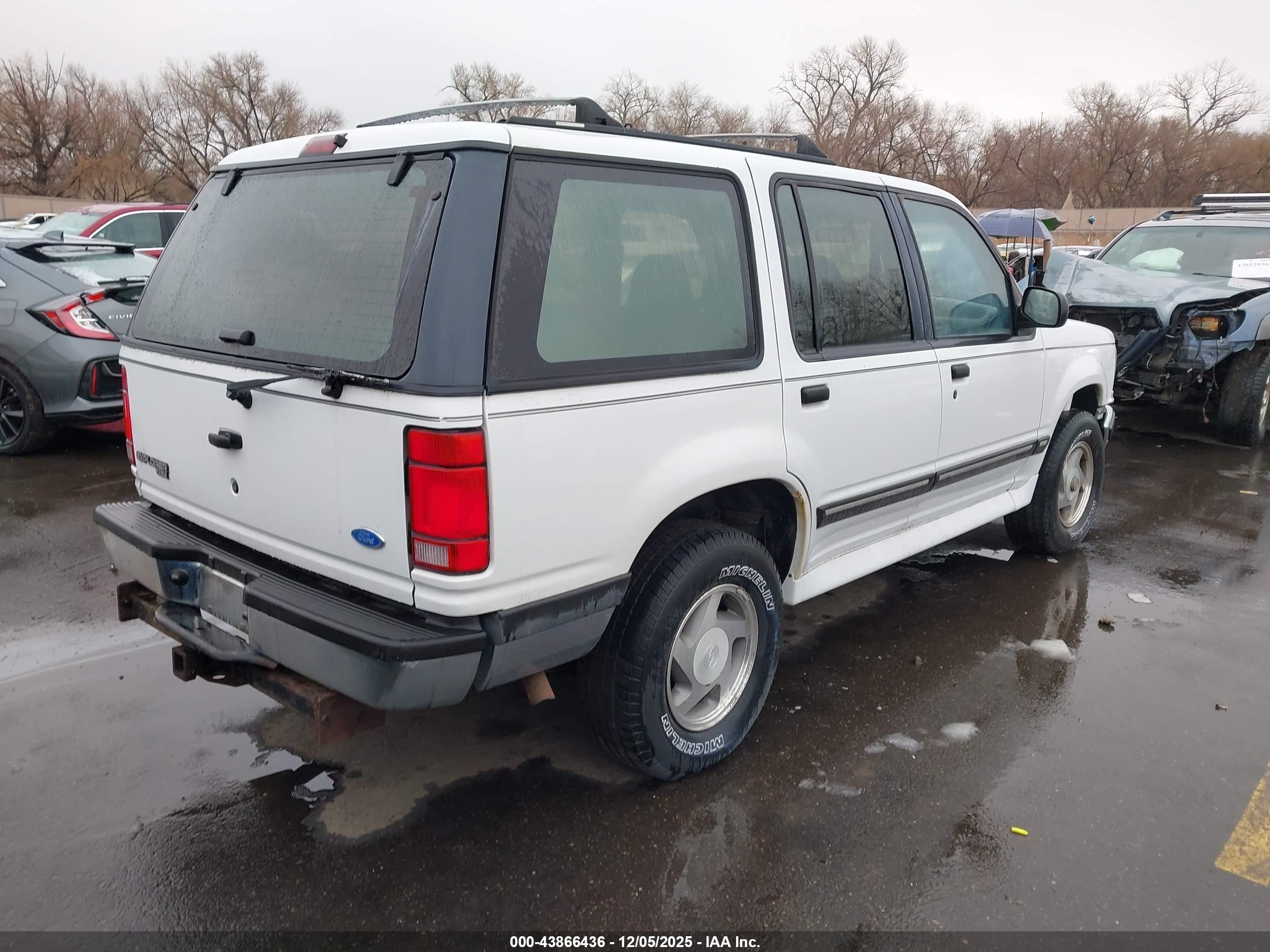 1994 Ford Explorer   White vin: 1FMDU34X6RUE80979