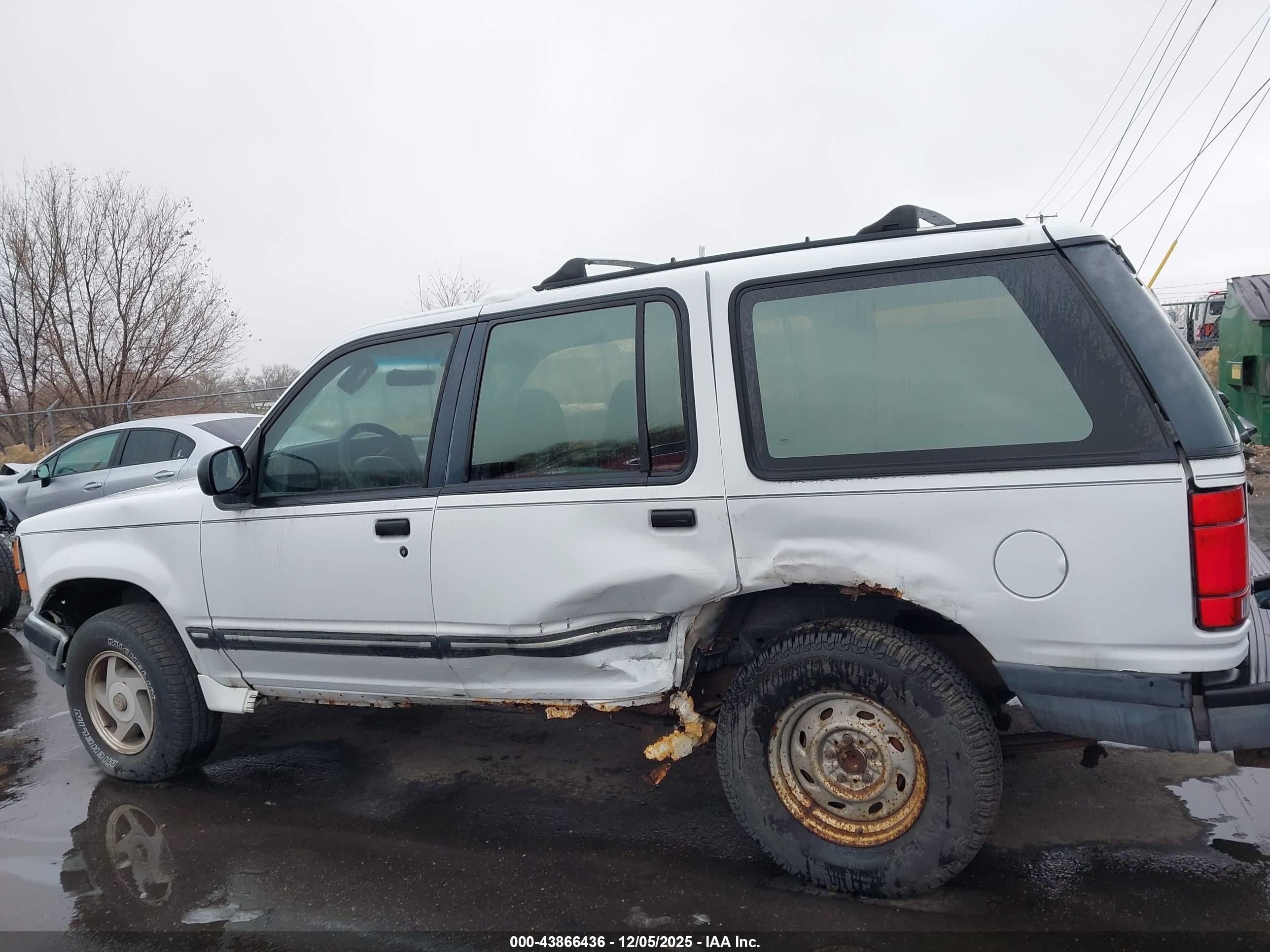1994 Ford Explorer   White vin: 1FMDU34X6RUE80979