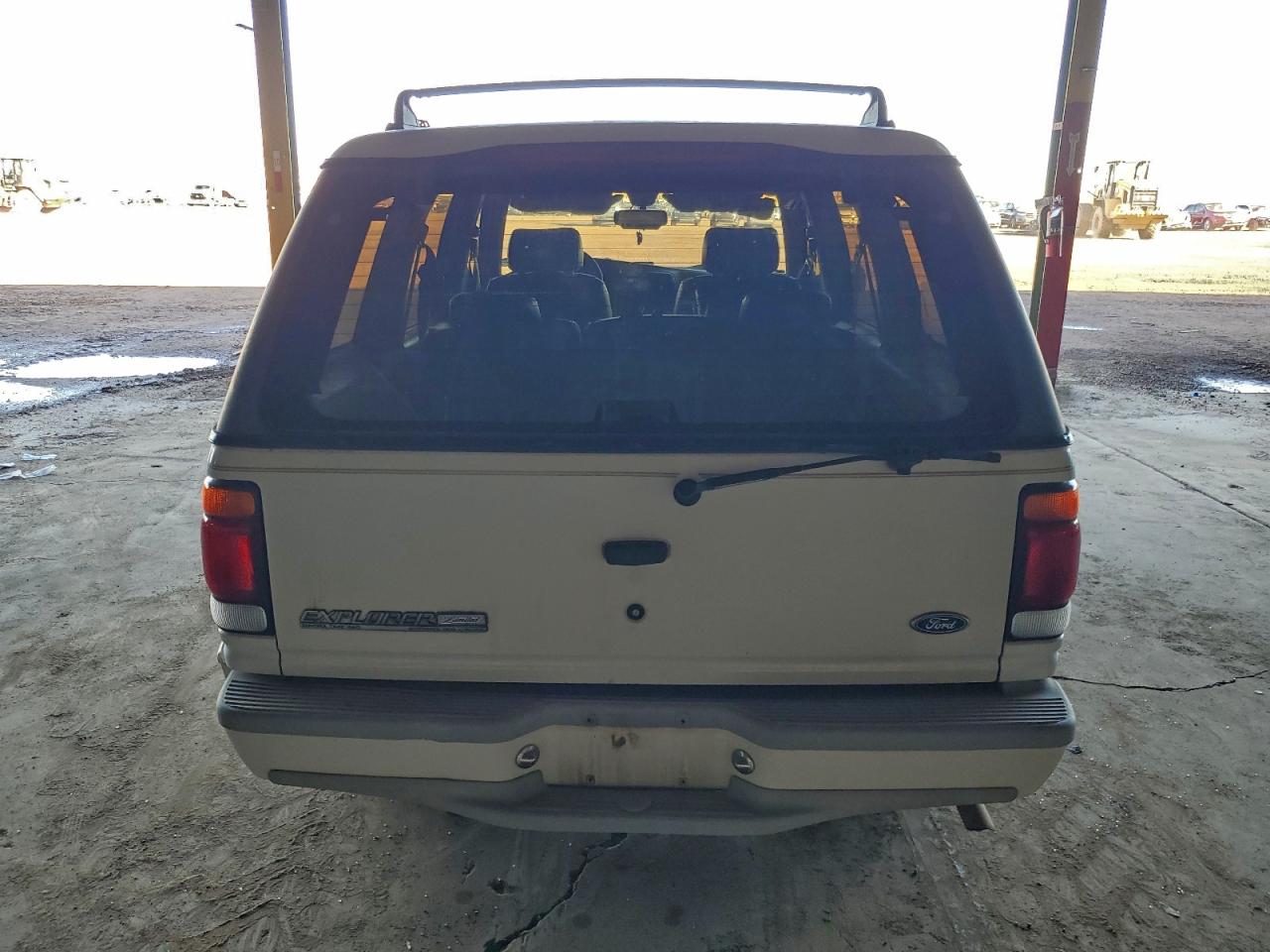 1995 Ford Explorer White vin: 1FMDU34X6SUB02876