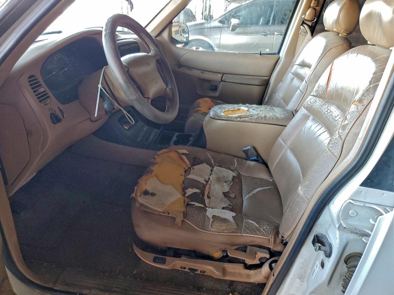 1995 Ford Explorer White vin: 1FMDU34X6SUB02876