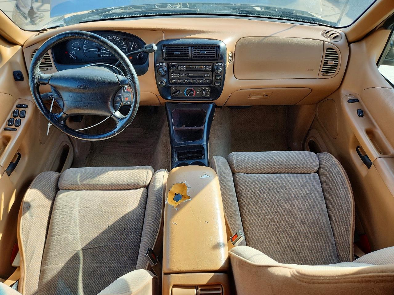 1996 Ford Explorer Gold vin: 1FMDU34X6TUA17053
