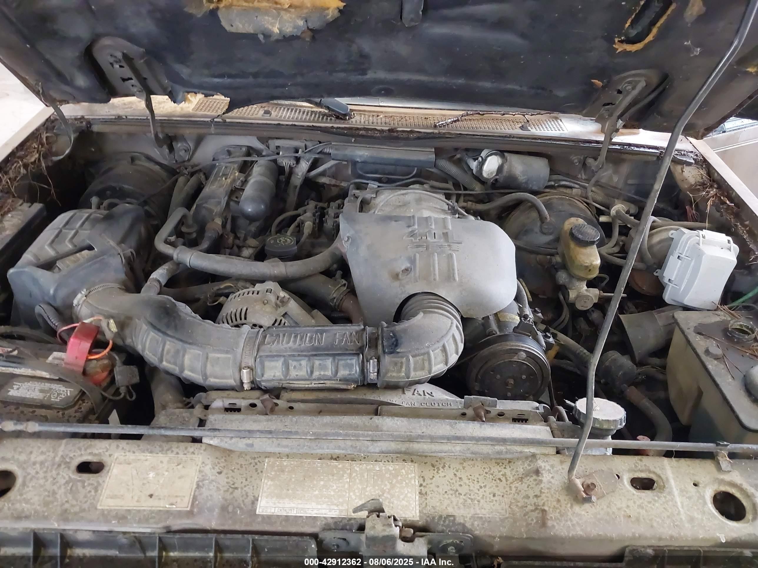 1991 Ford Explorer   Золотой vin: 1FMDU34X7MUB58747