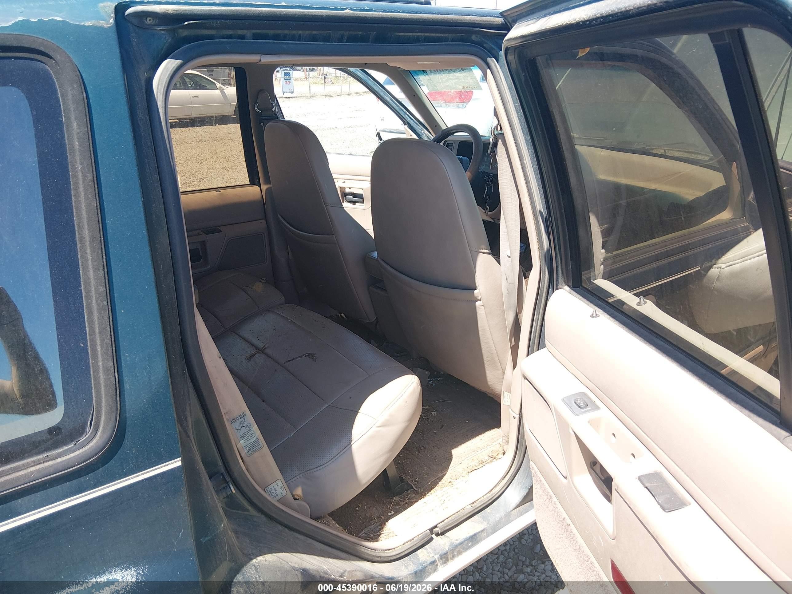 1992 Ford Explorer   Green vin: 1FMDU34X7NUC14932