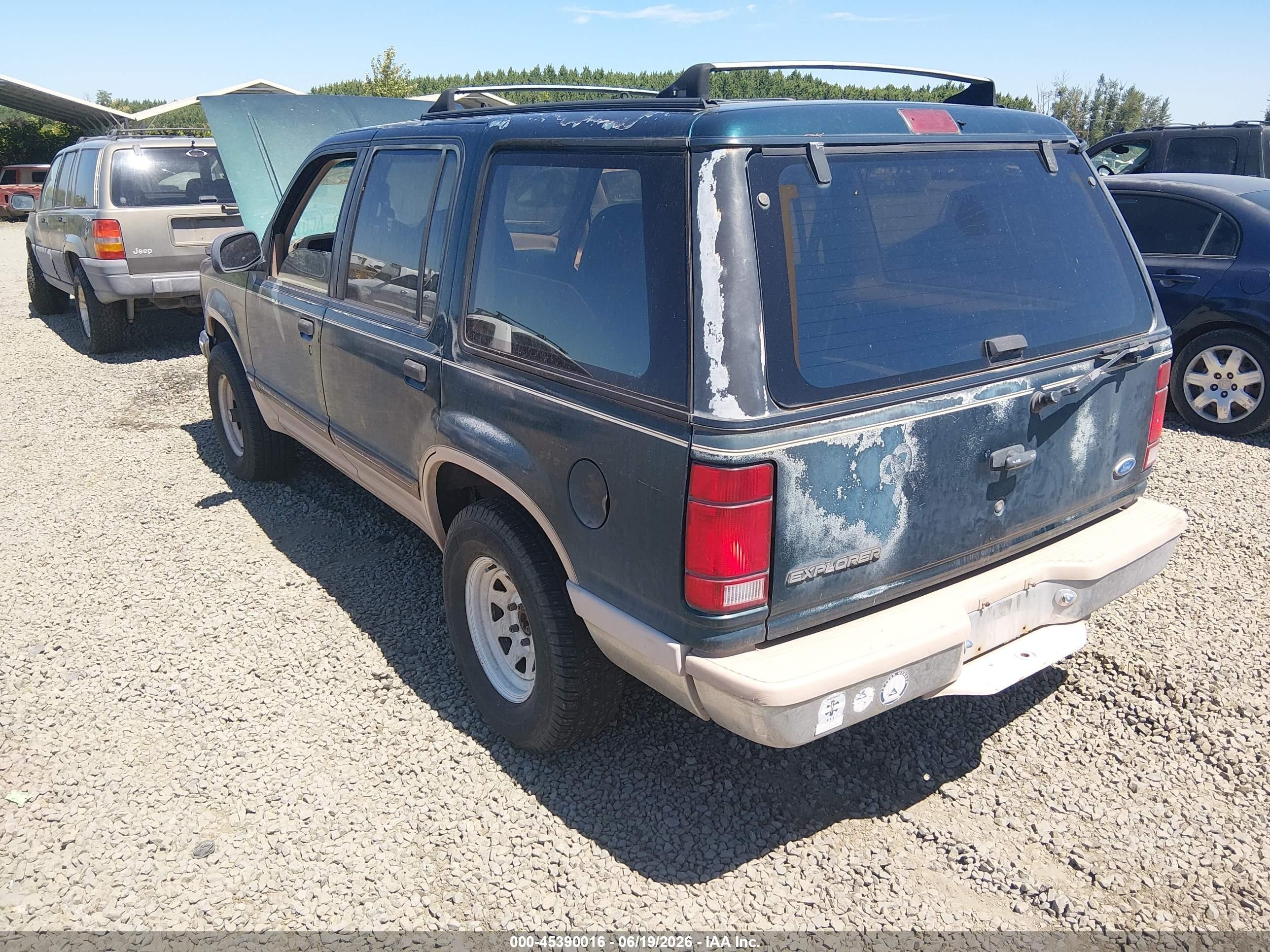 1992 Ford Explorer   Green vin: 1FMDU34X7NUC14932