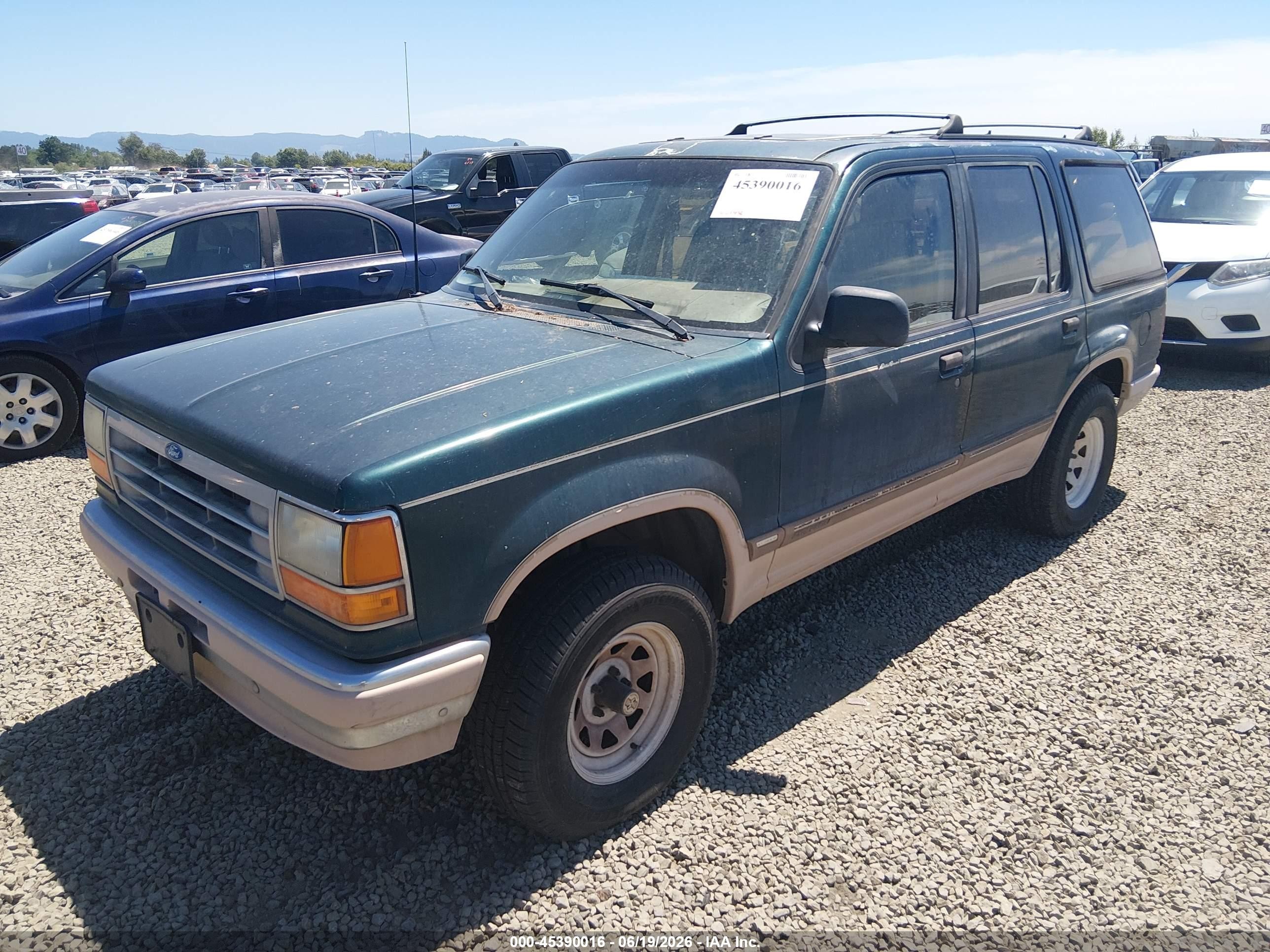 1992 Ford Explorer   Green vin: 1FMDU34X7NUC14932