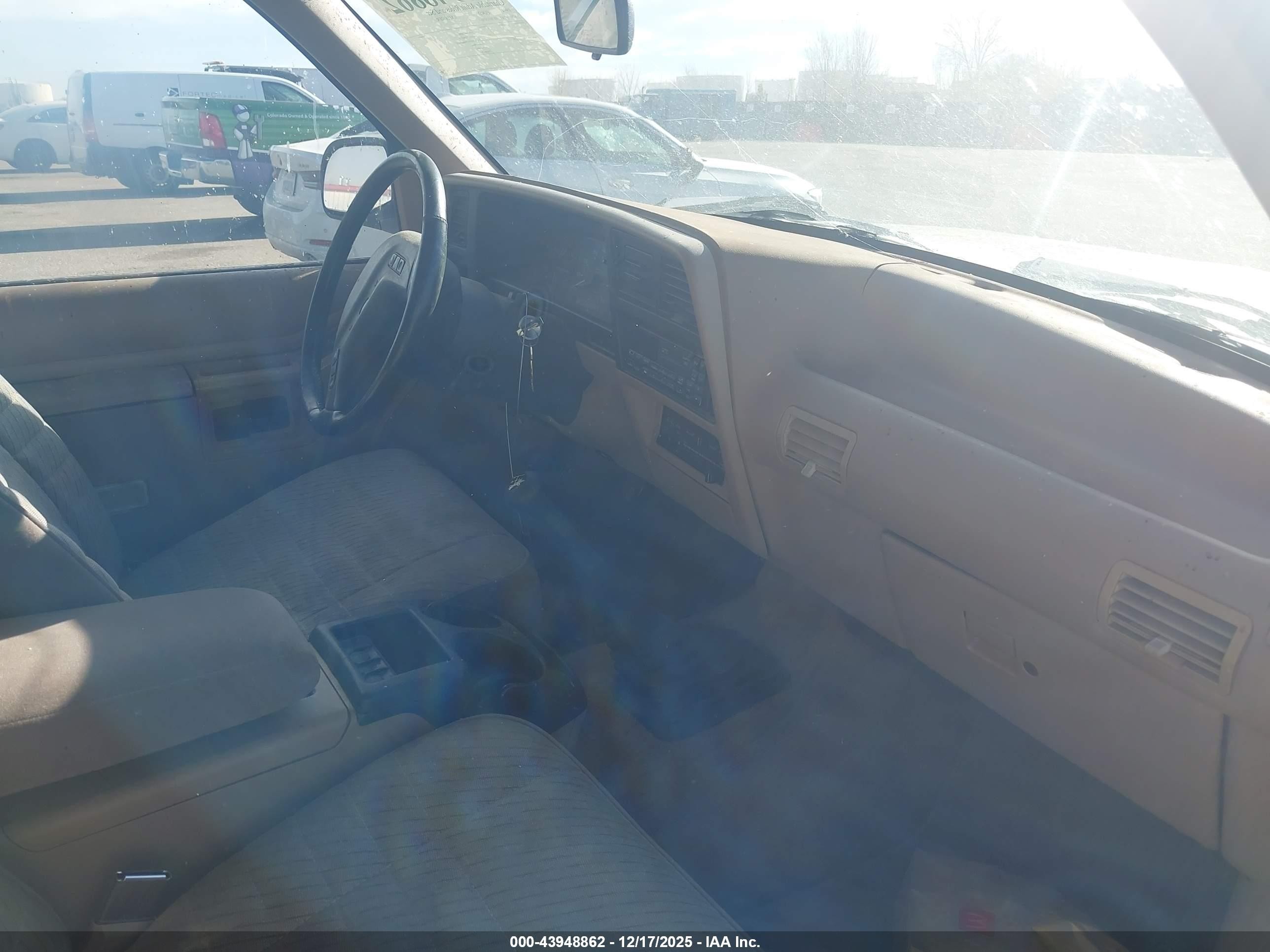 1994 Ford Explorer   Brown vin: 1FMDU34X7RUC87465