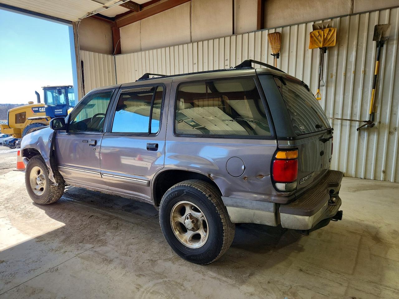 1995 Ford Explorer Gray vin: 1FMDU34X7SUA75428