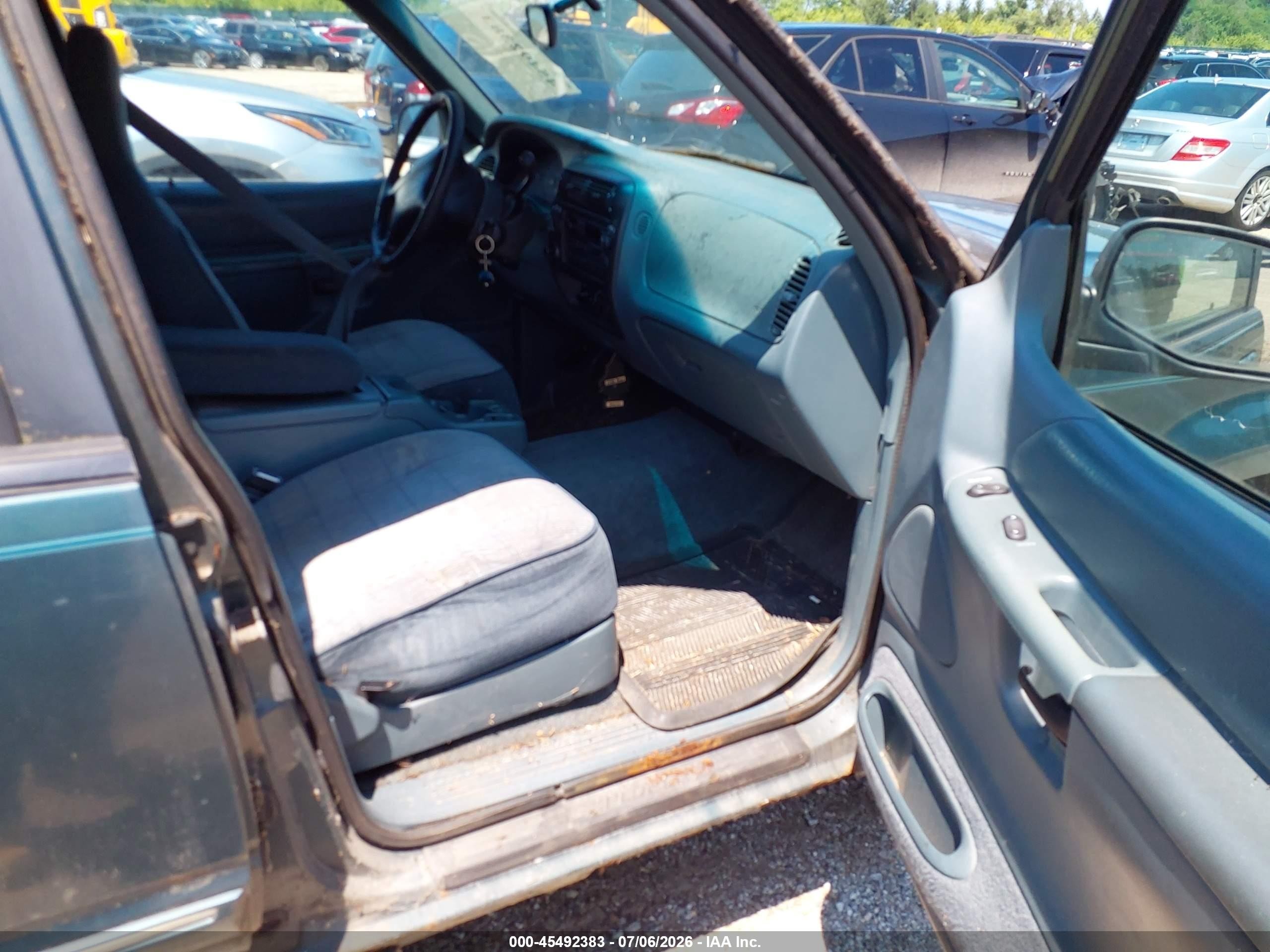 1995 Ford Explorer   Green vin: 1FMDU34X7SUB91308