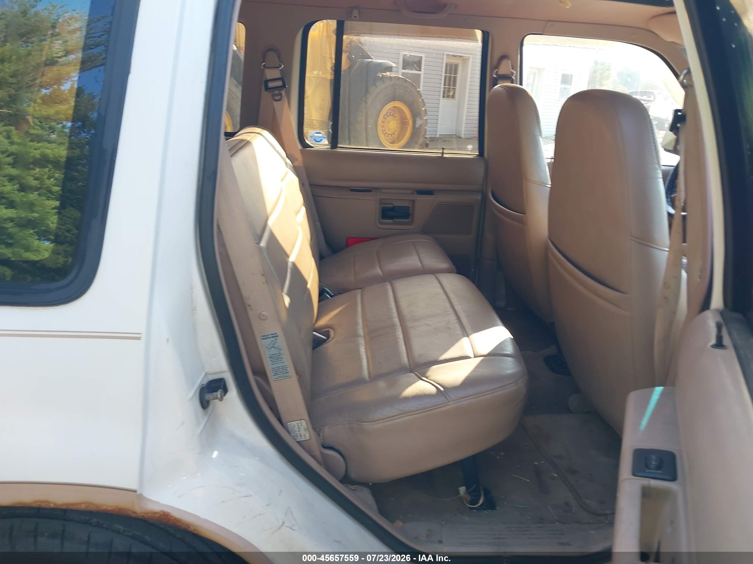 1994 Ford Explorer   Белый vin: 1FMDU34X8RUC33348