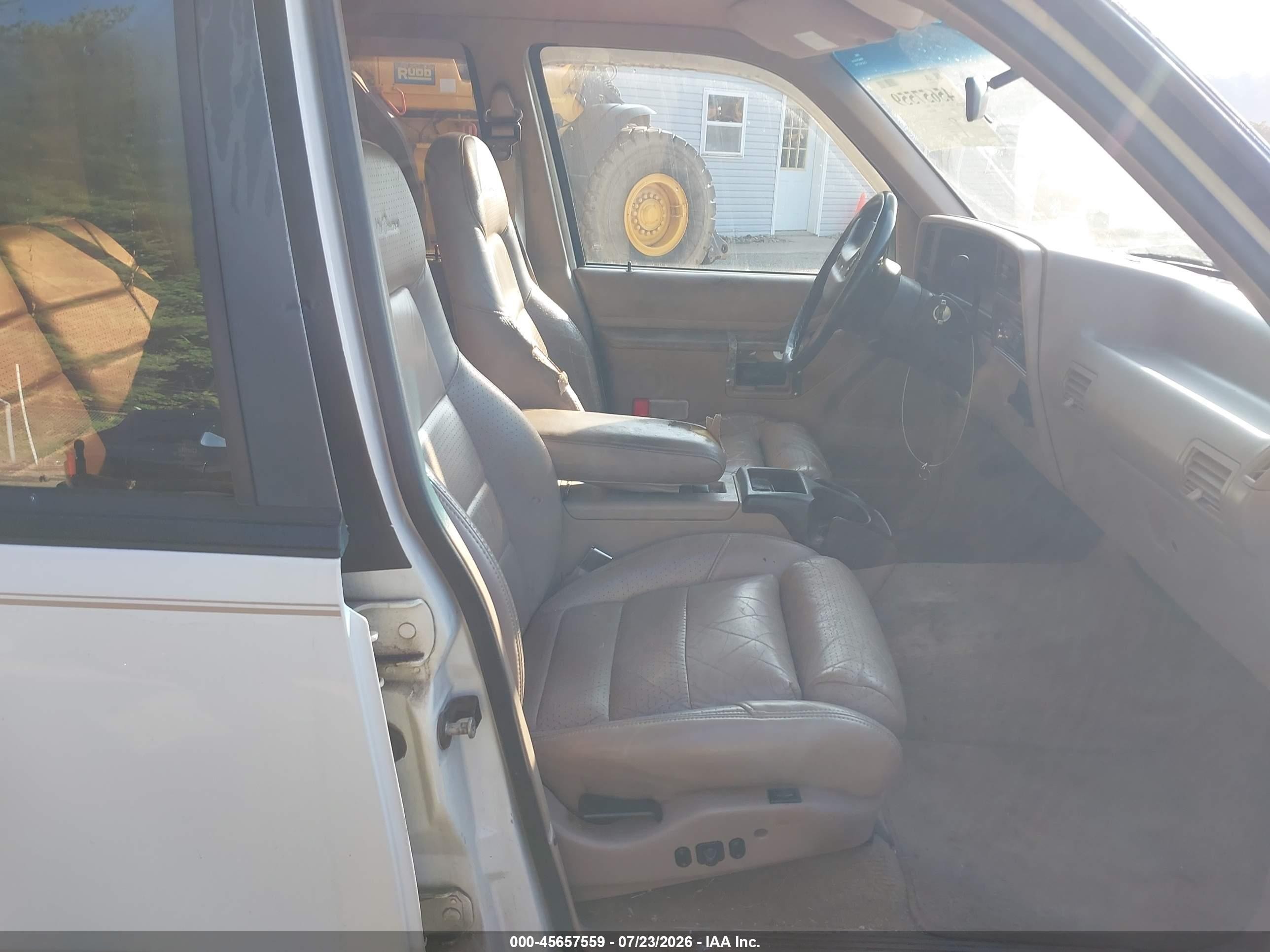 1994 Ford Explorer   Белый vin: 1FMDU34X8RUC33348