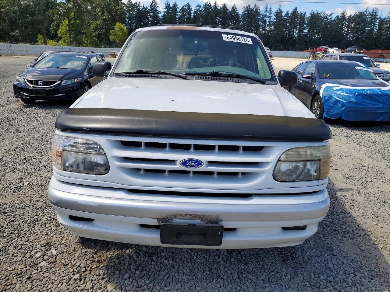 1995 Ford Explorer White vin: 1FMDU34X8SZB91160