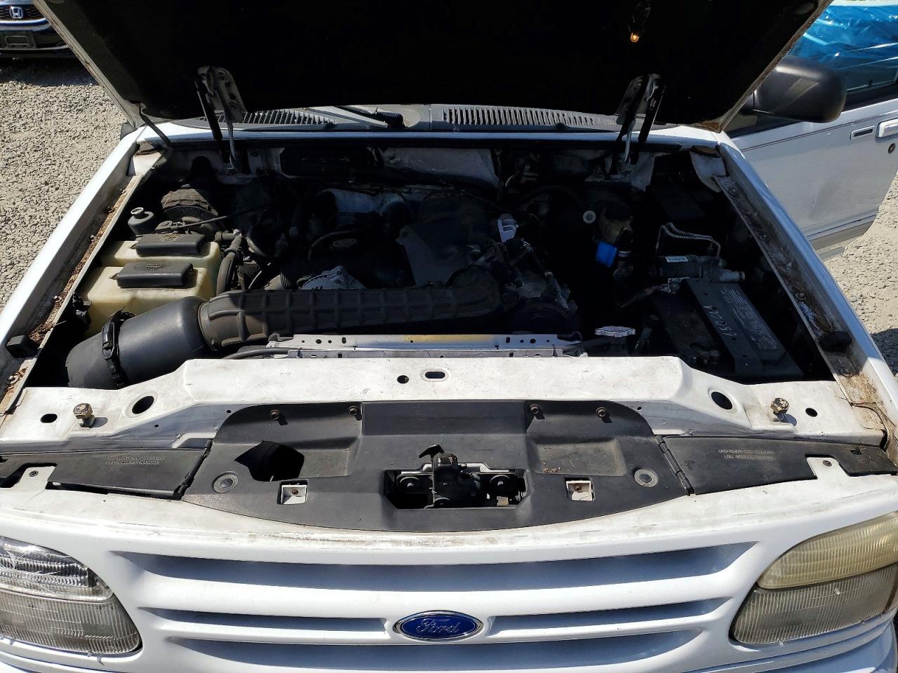 1995 Ford Explorer White vin: 1FMDU34X8SZB91160
