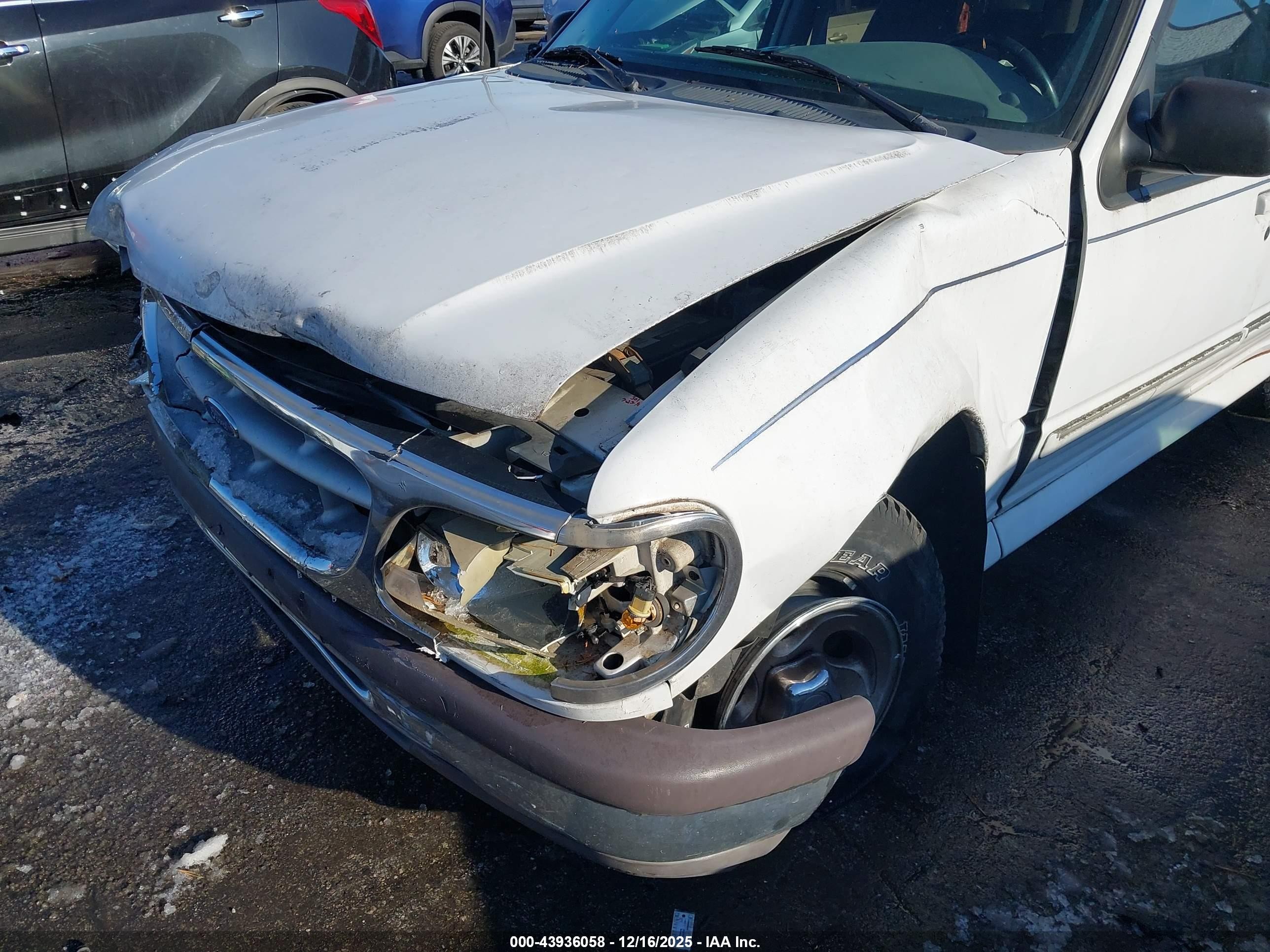 1996 Ford Explorer   White vin: 1FMDU34X8TUD85153