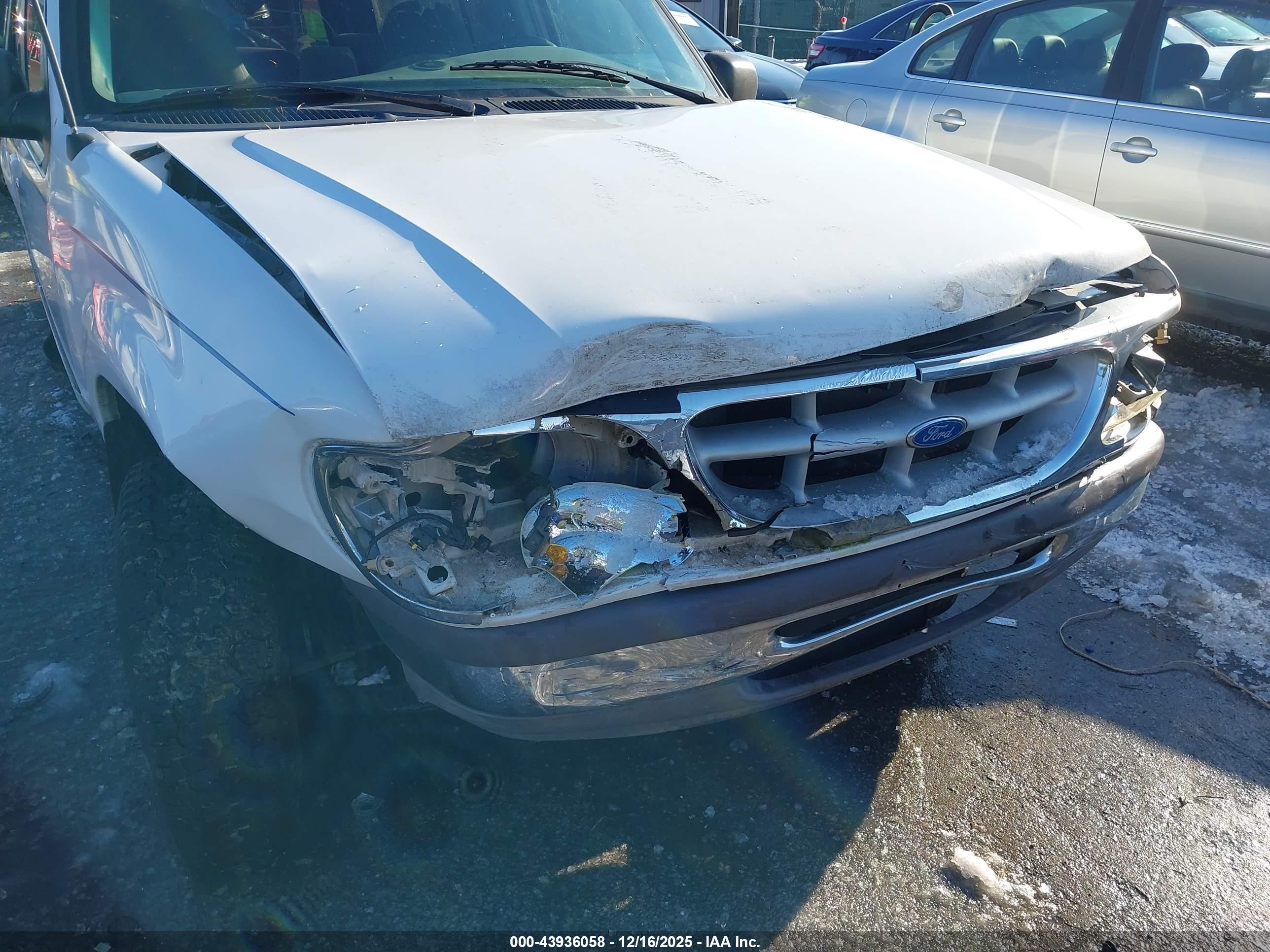 1996 Ford Explorer   White vin: 1FMDU34X8TUD85153