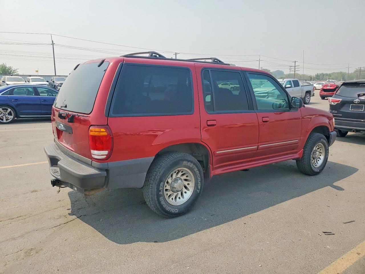 1999 Ford Explorer Maroon vin: 1FMDU34X8XZB06194