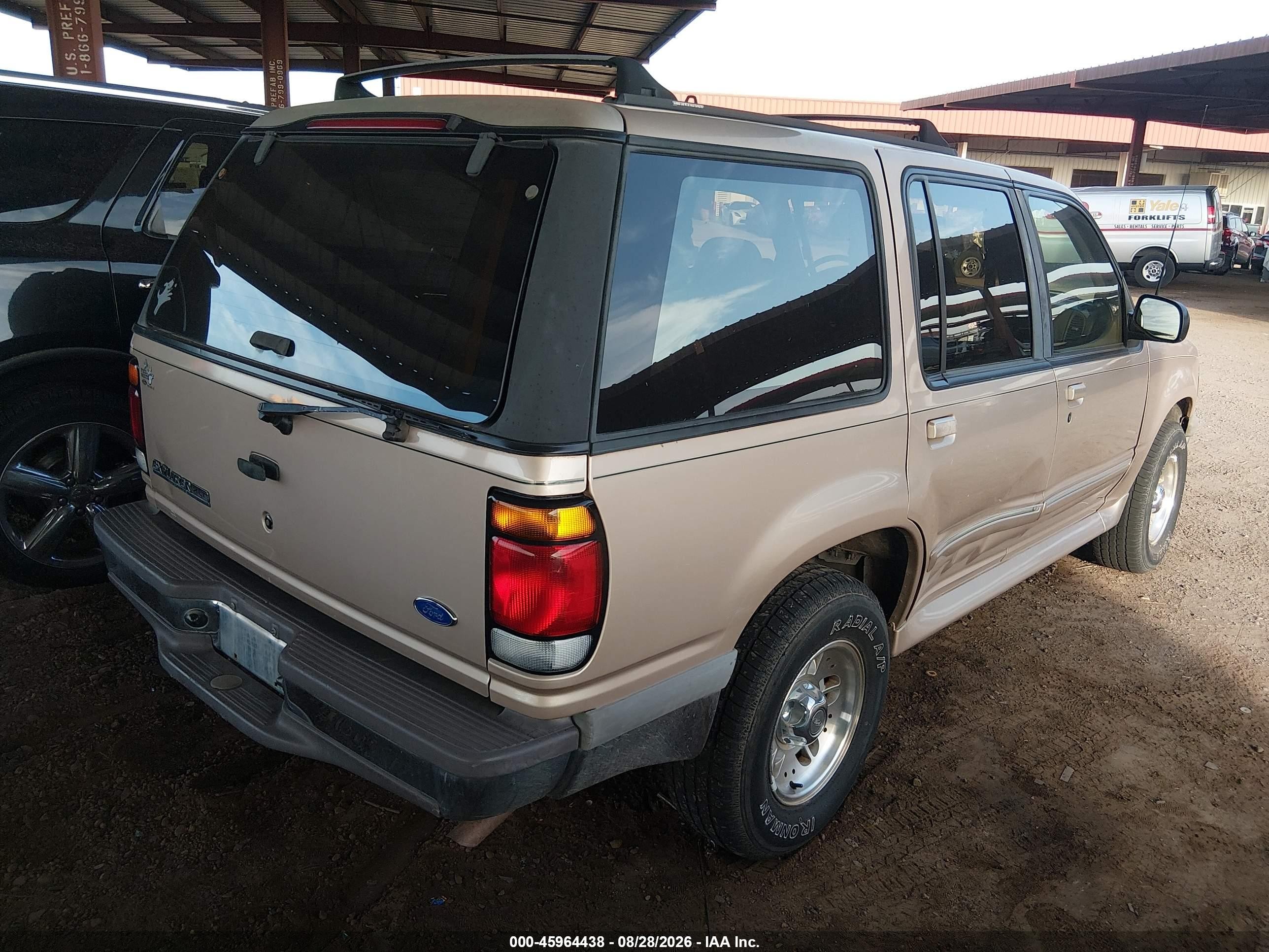 1995 Ford Explorer   Brown vin: 1FMDU34X9SZB26530