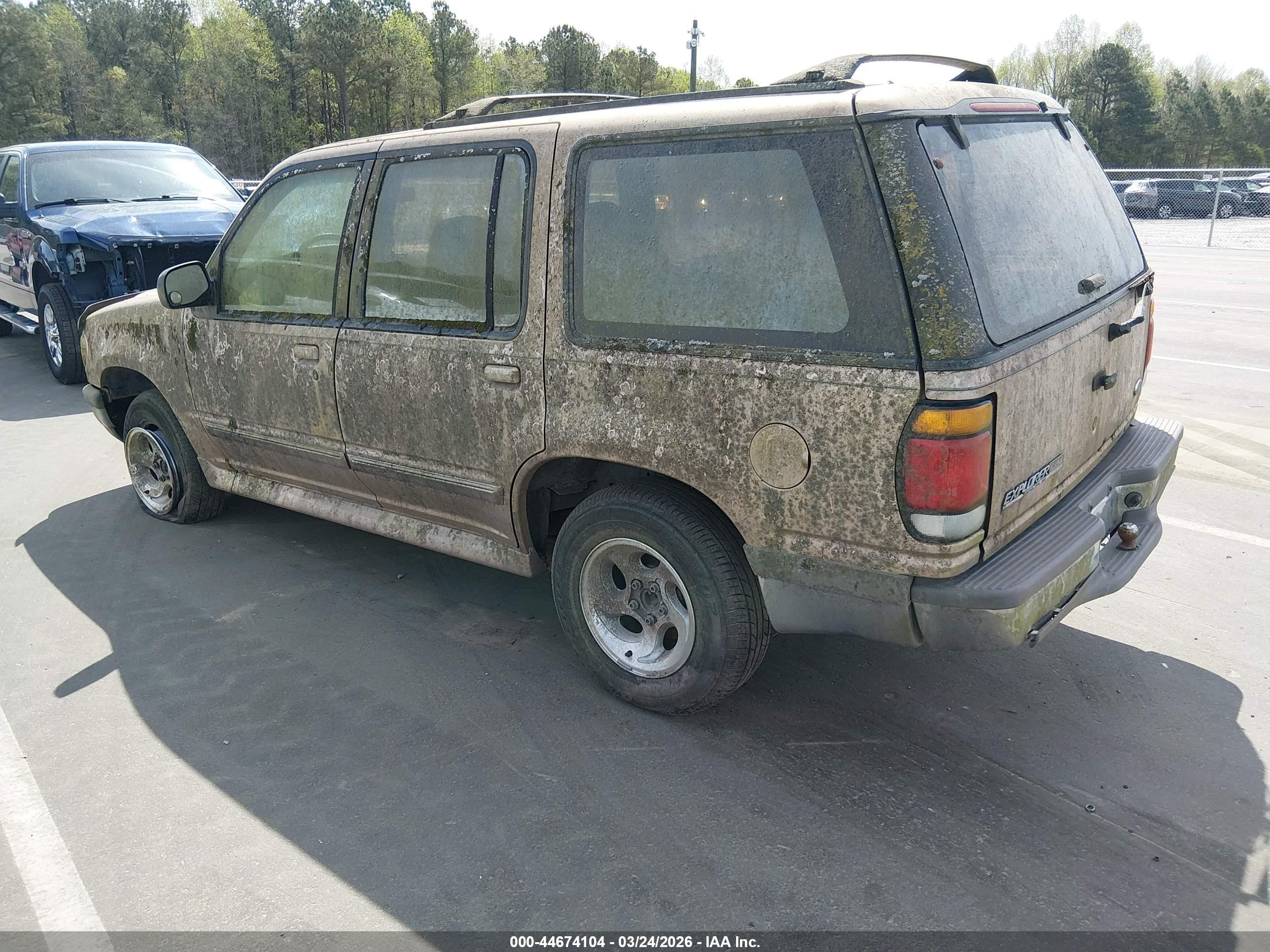 1996 Ford Explorer   Beige vin: 1FMDU34X9TUA23834