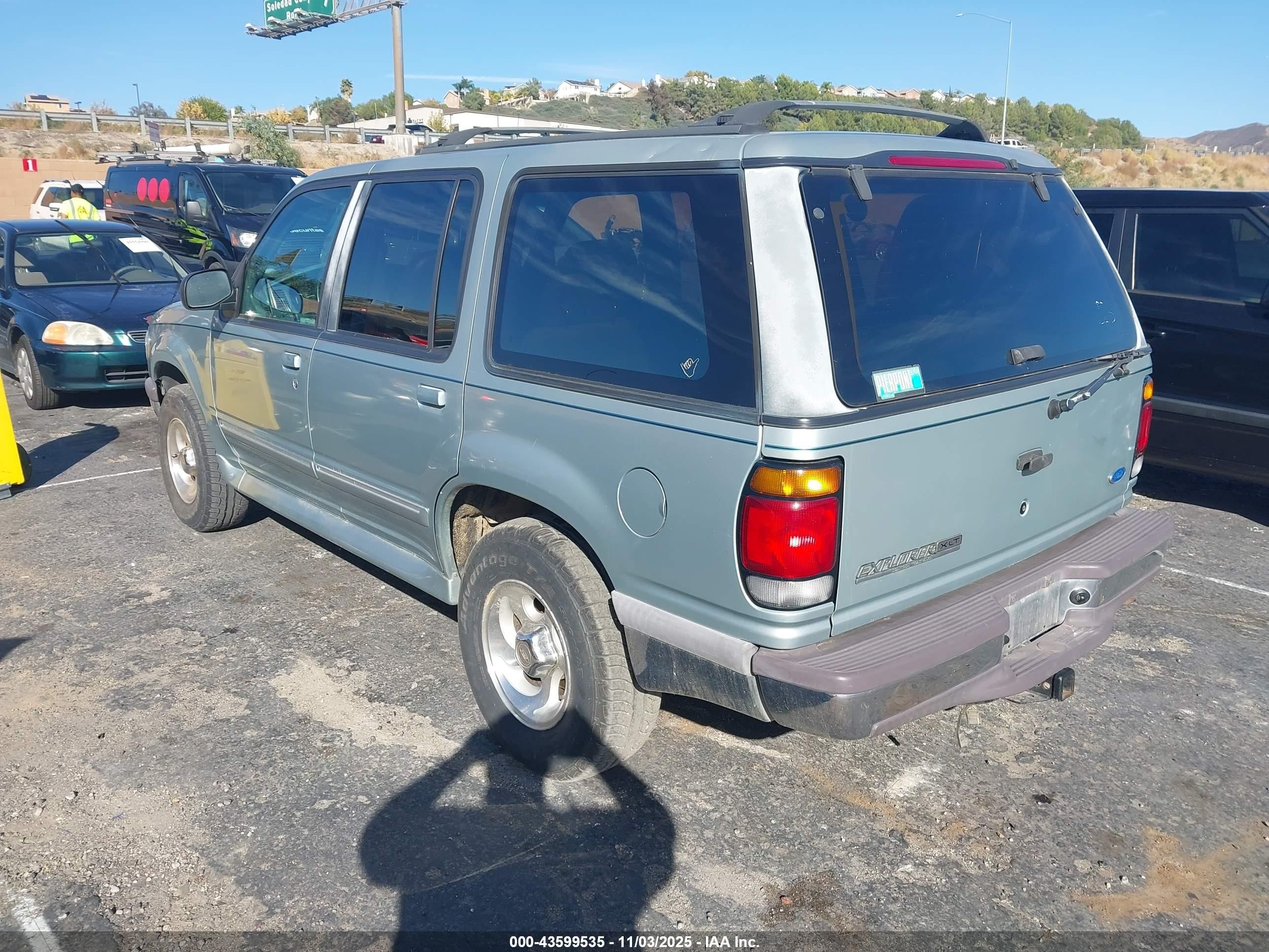 1996 Ford Explorer   Синий vin: 1FMDU34X9TZA33637