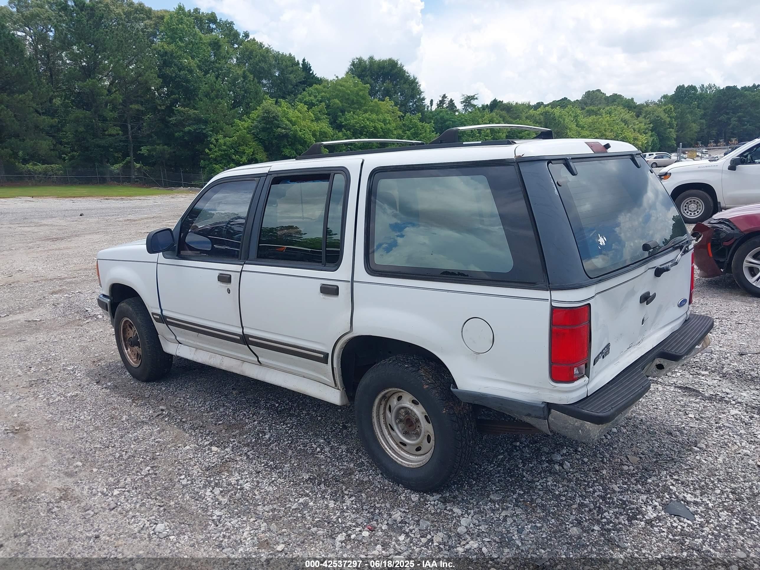 1994 Ford Explorer   White vin: 1FMDU34XXRUB24342