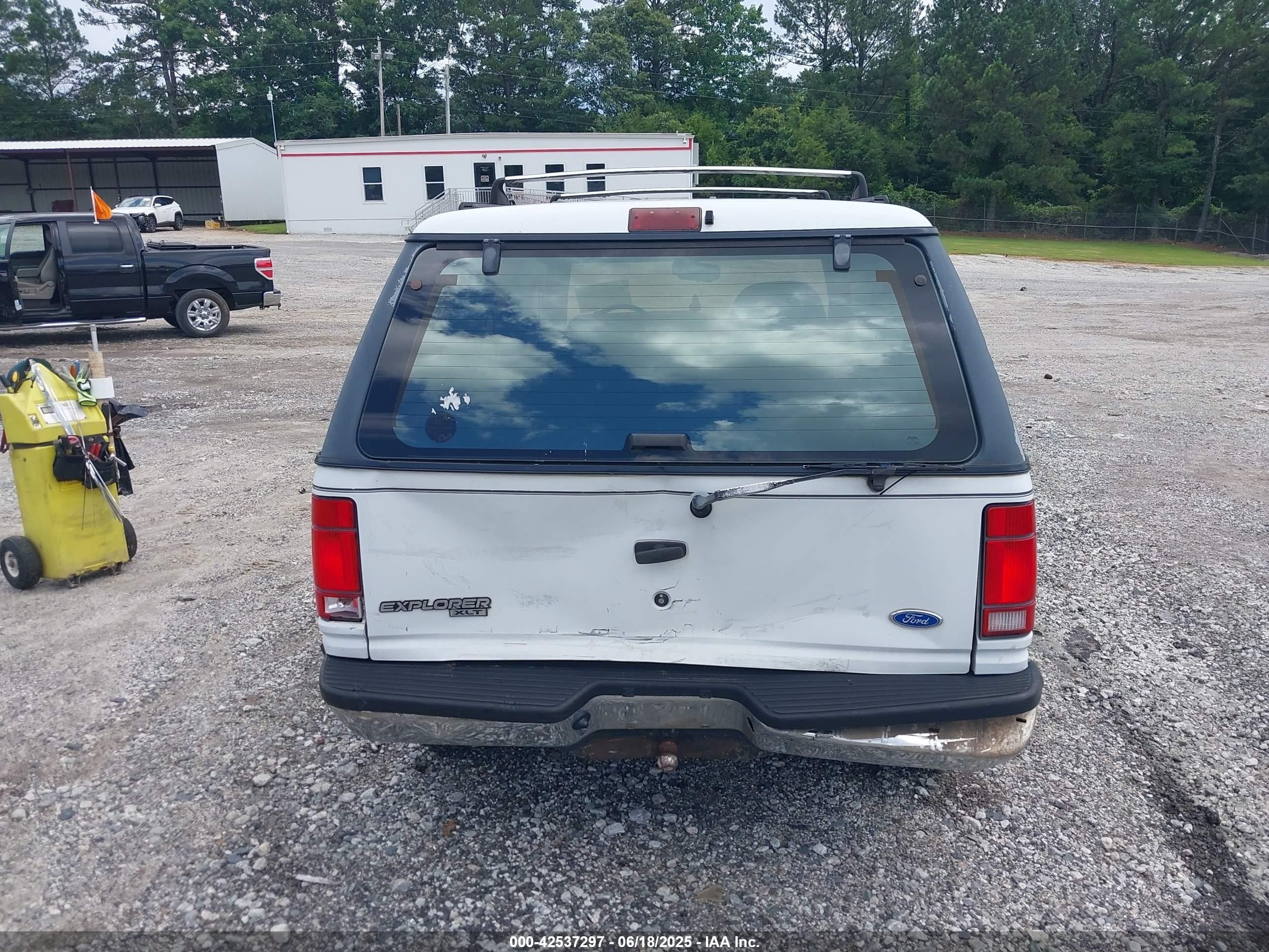 1994 Ford Explorer   White vin: 1FMDU34XXRUB24342