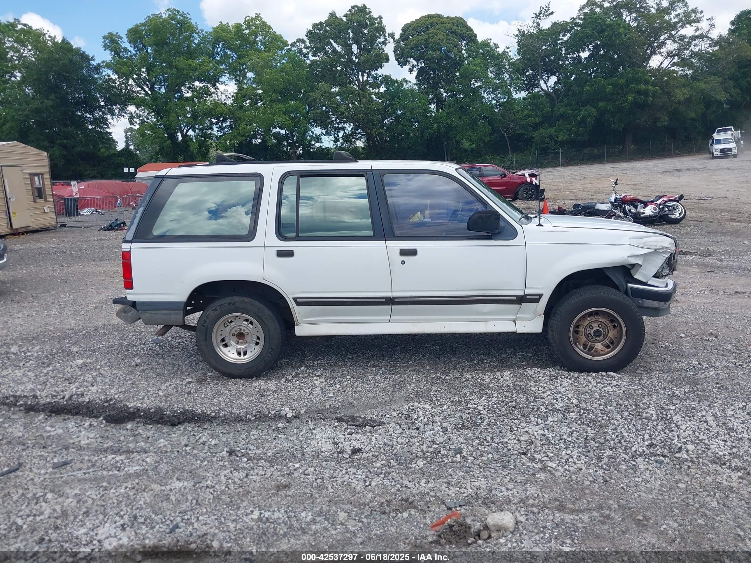 1994 Ford Explorer   White vin: 1FMDU34XXRUB24342