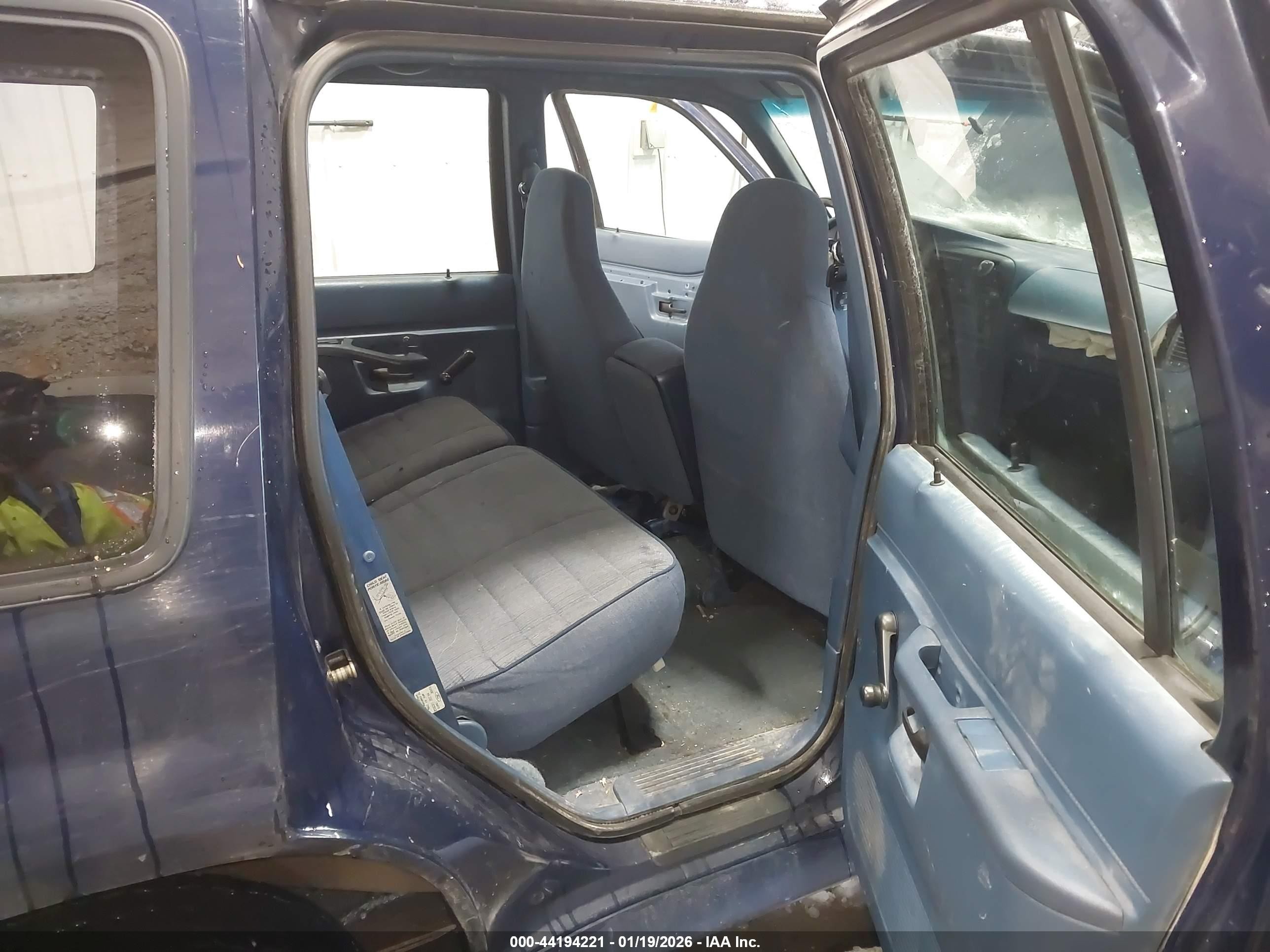 1995 Ford Explorer   Blue vin: 1FMDU34XXSUB84837