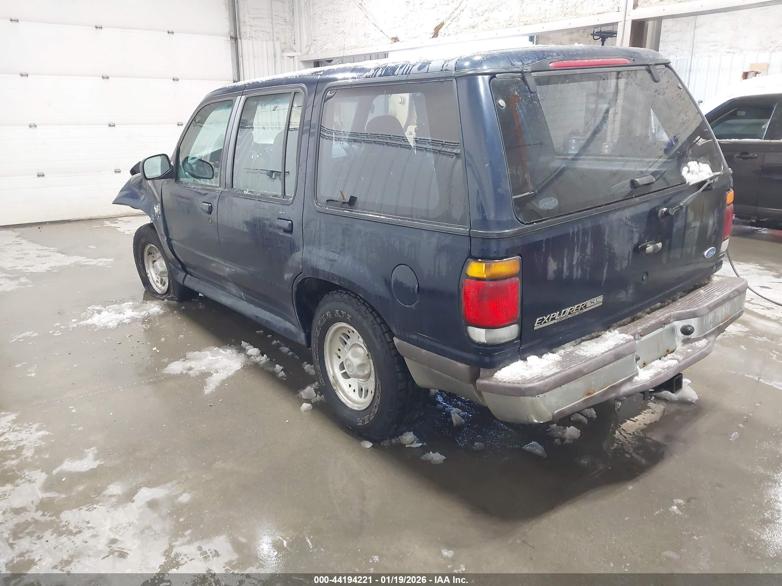 1995 Ford Explorer   Blue vin: 1FMDU34XXSUB84837