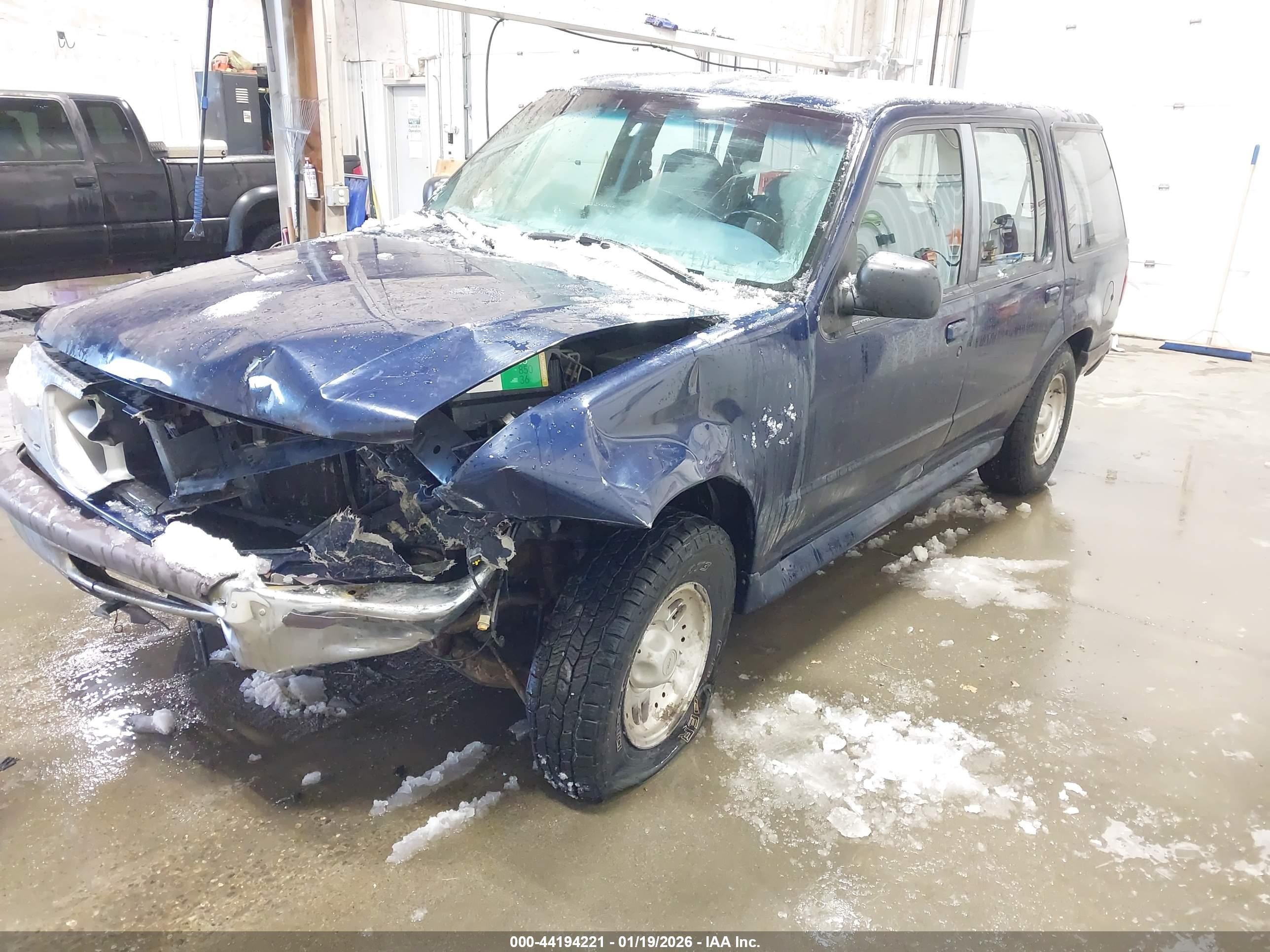 1995 Ford Explorer   Blue vin: 1FMDU34XXSUB84837