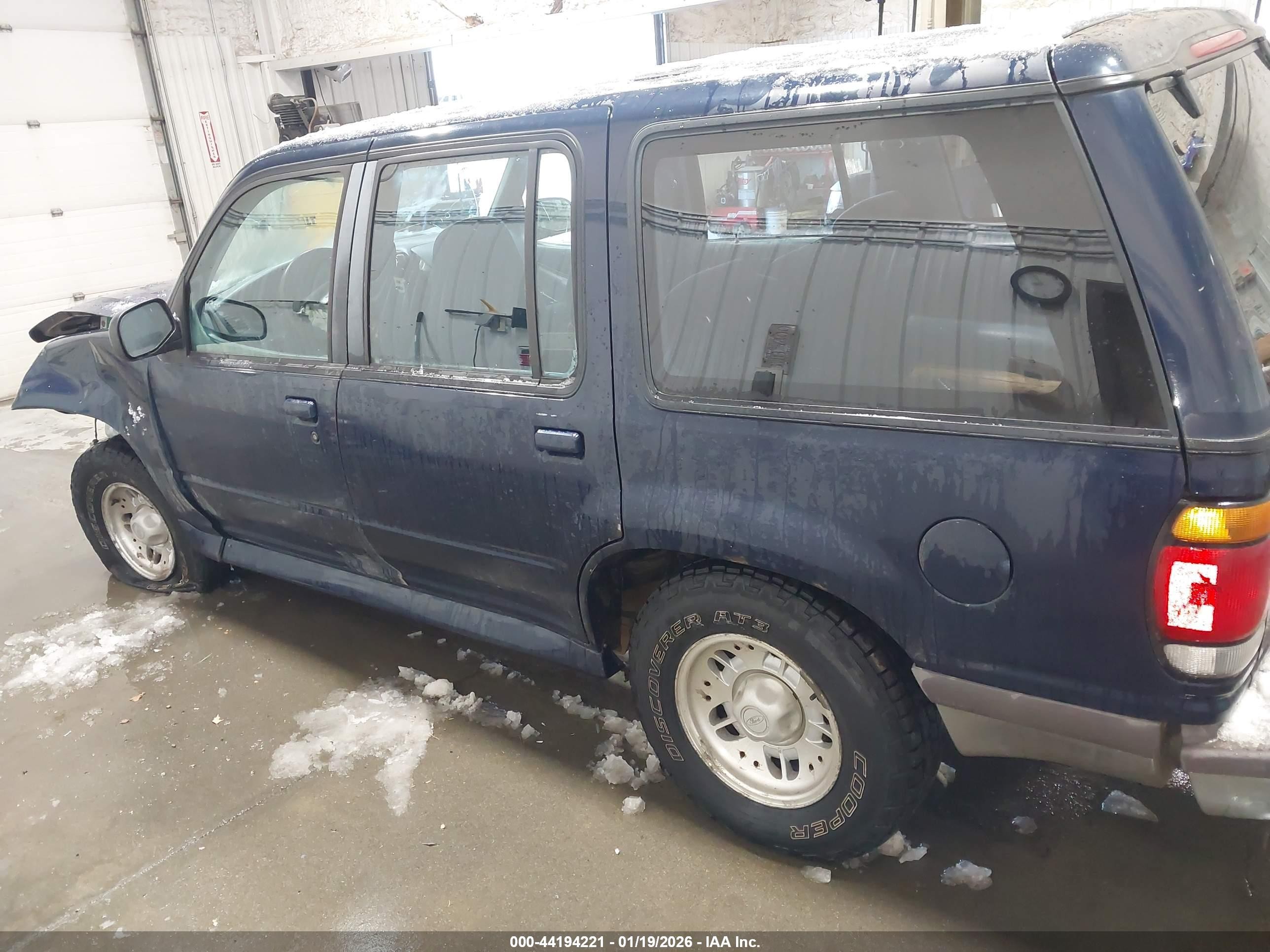 1995 Ford Explorer   Blue vin: 1FMDU34XXSUB84837
