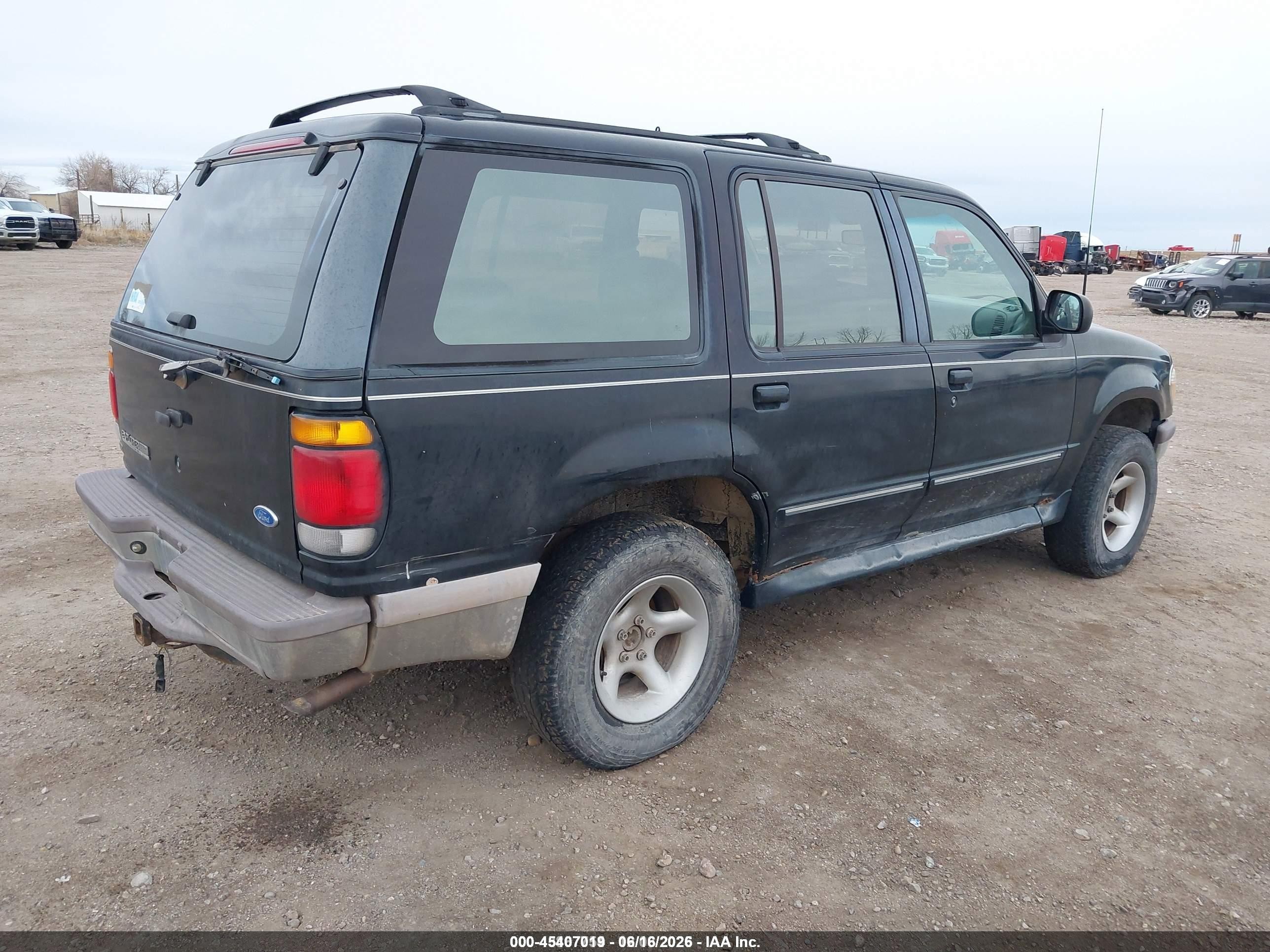 1996 Ford Explorer   Black vin: 1FMDU34XXTUA30243