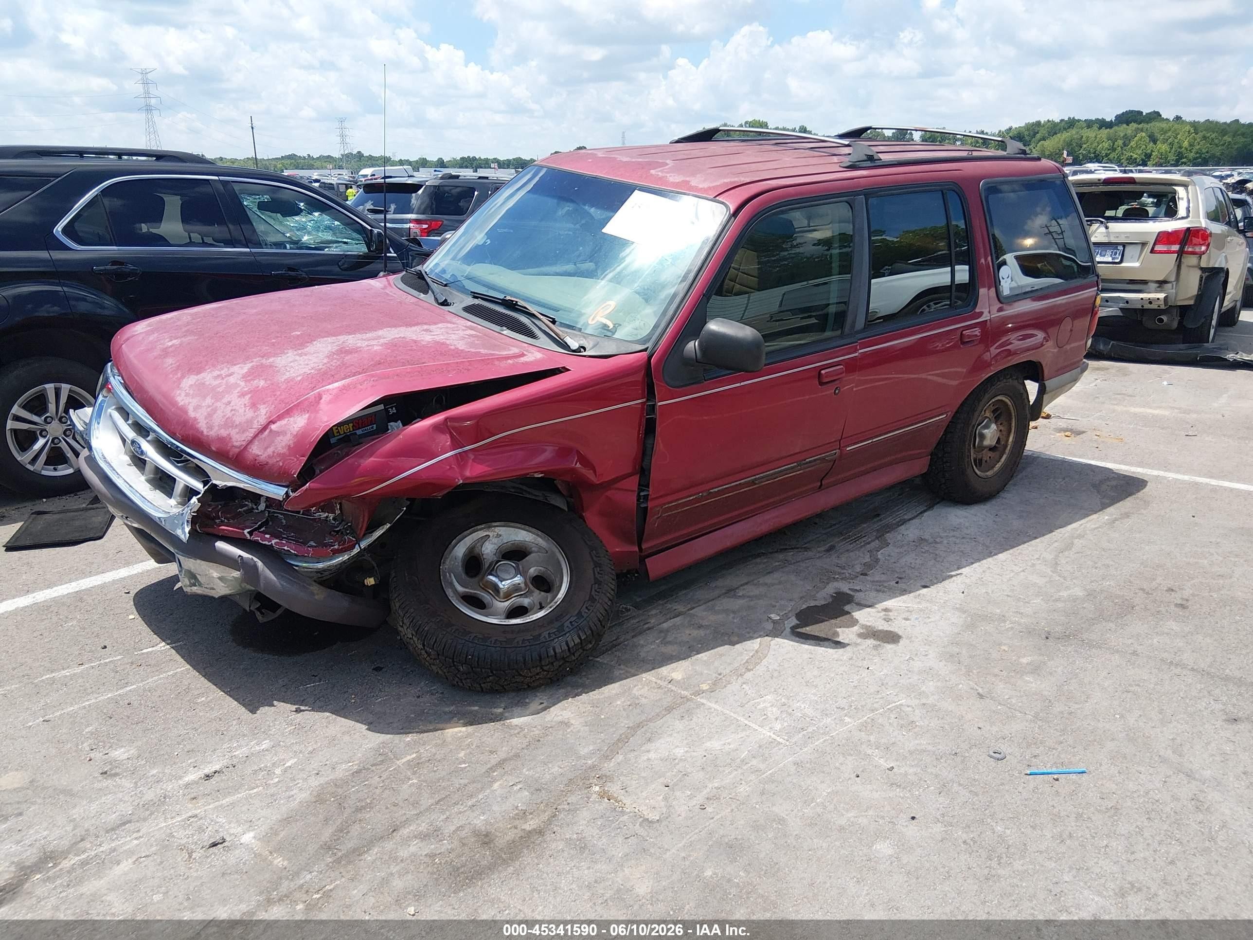 1996 Ford Explorer   Red vin: 1FMDU34XXTUB57669