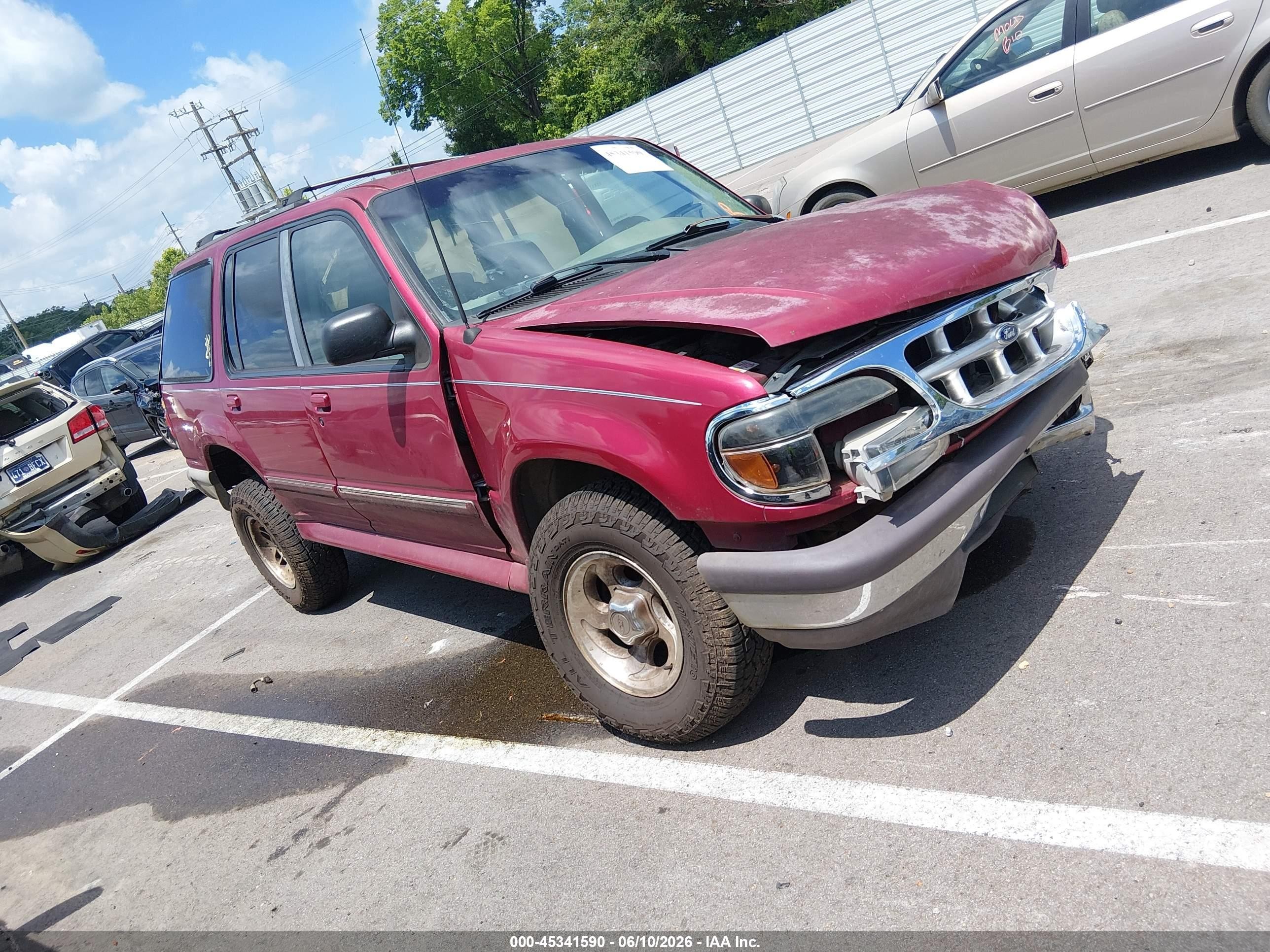 1996 Ford Explorer   Red vin: 1FMDU34XXTUB57669