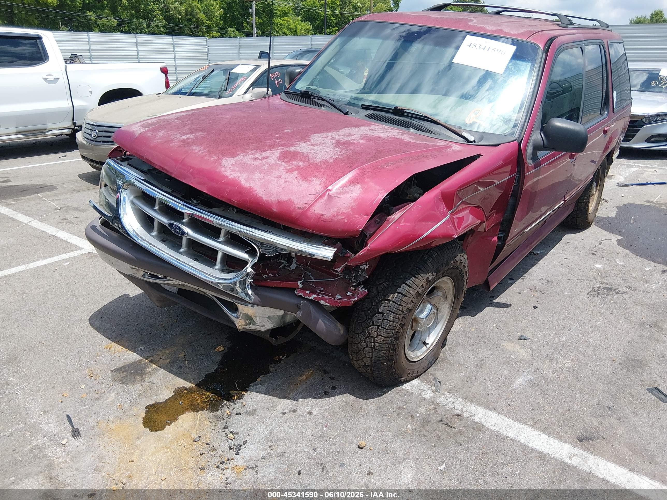 1996 Ford Explorer   Red vin: 1FMDU34XXTUB57669