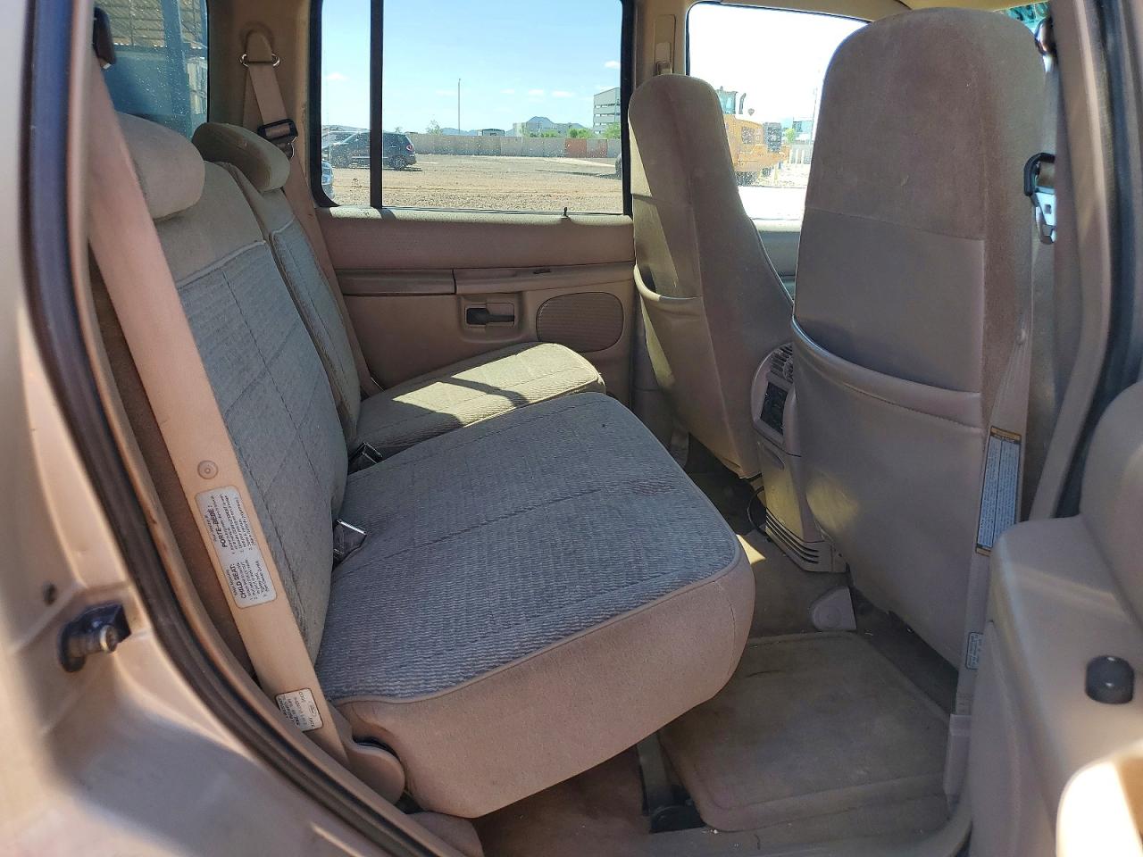 1997 Ford Explorer Tan vin: 1FMDU35P1VZB89737