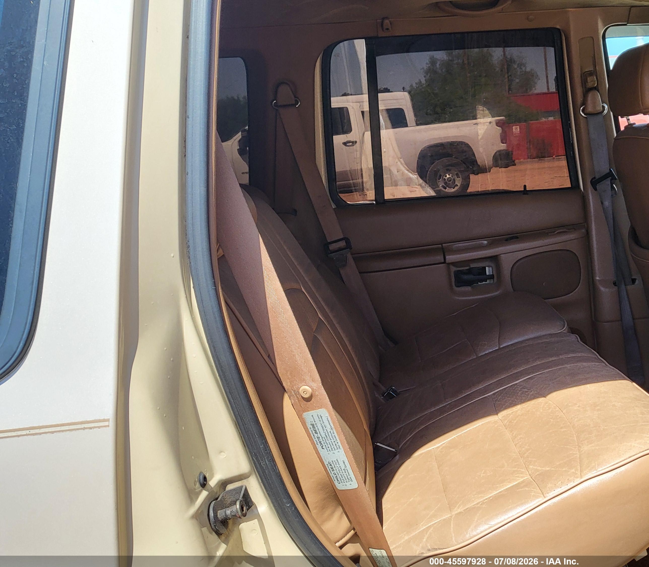 1996 Ford Explorer   Cream vin: 1FMDU35P2TZB04451