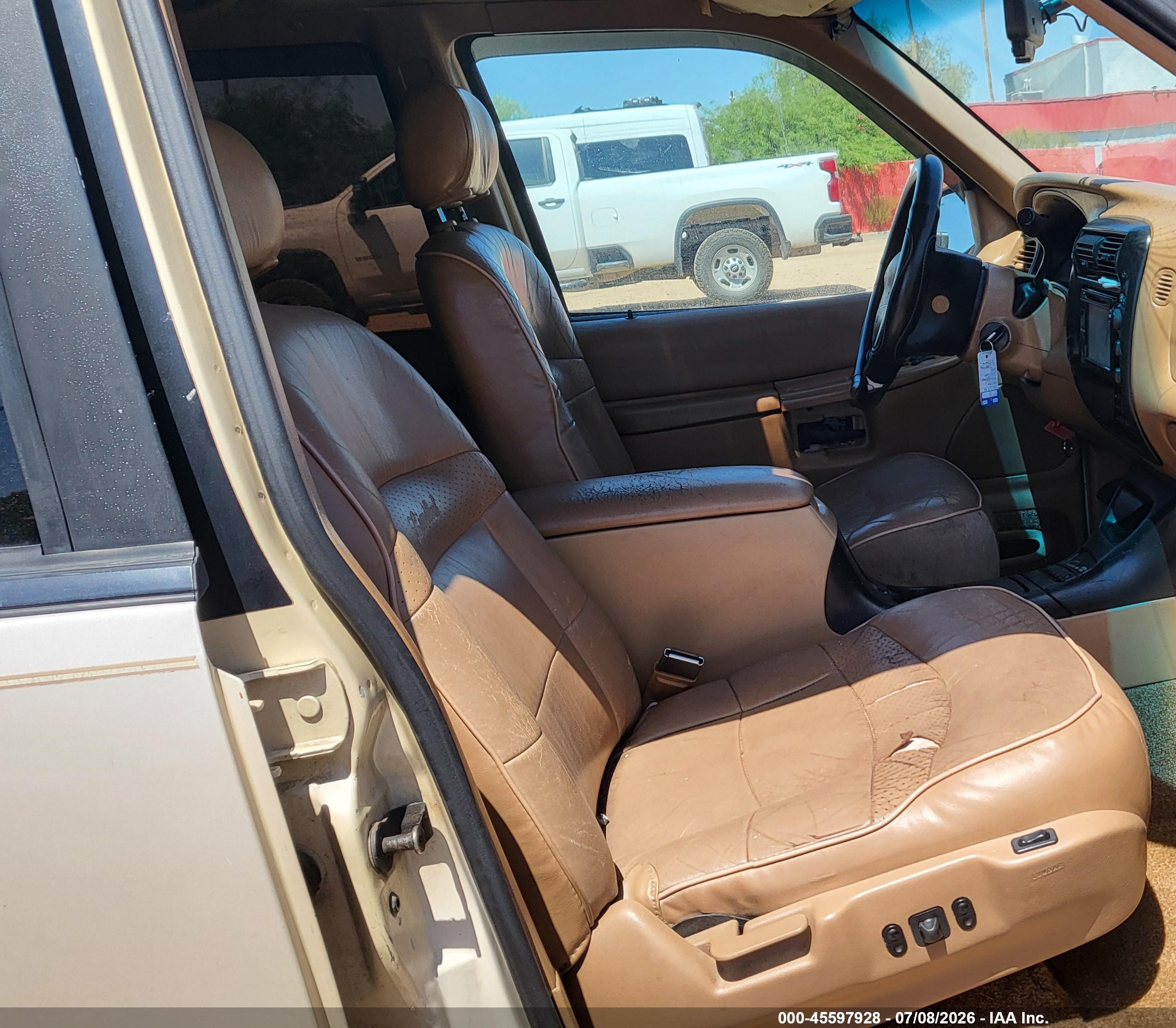 1996 Ford Explorer   Cream vin: 1FMDU35P2TZB04451