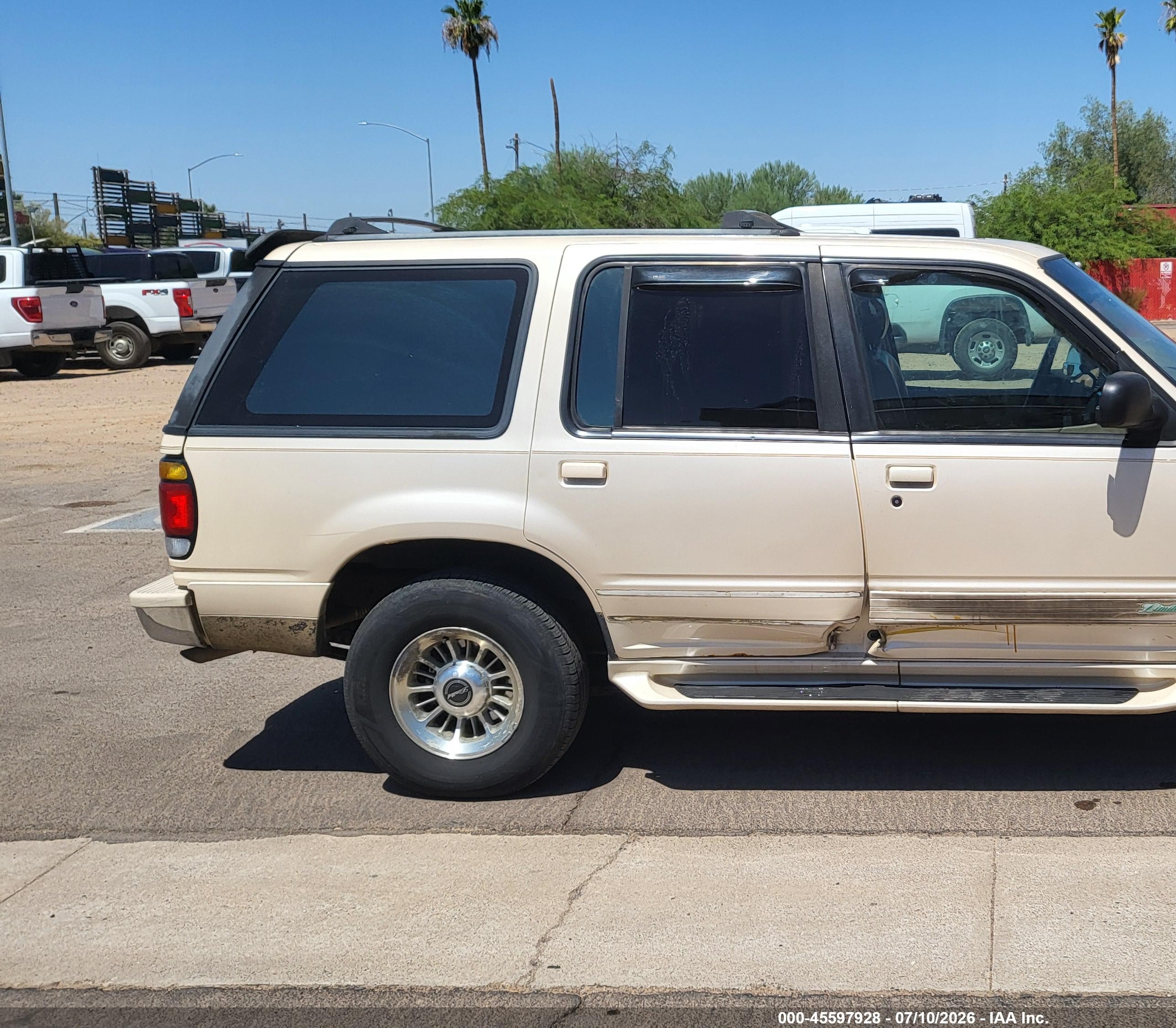 1996 Ford Explorer   Cream vin: 1FMDU35P2TZB04451